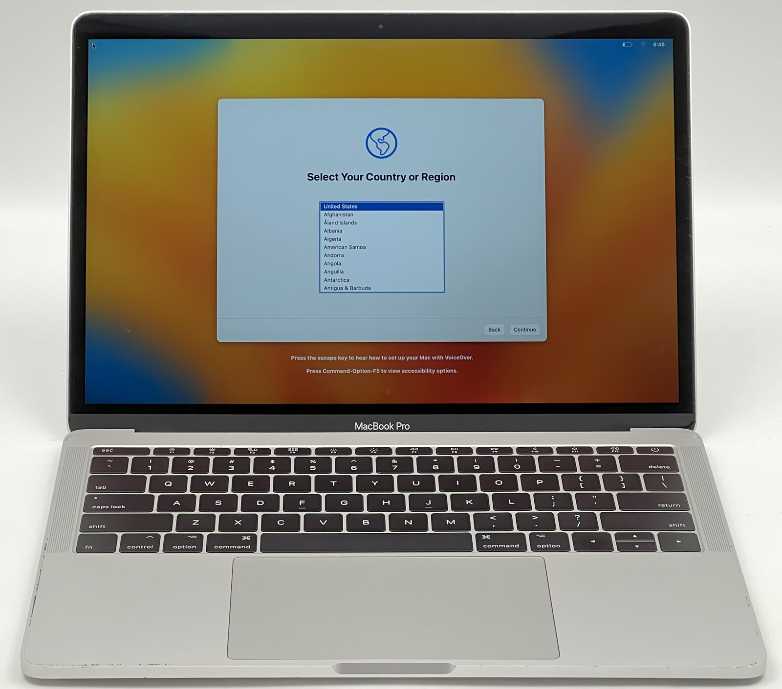 Apple Macbook 13″ (No TouchBar, 2017) – i5 7th Gen – 8GB RAM – 256GB – MPXU2LL/A