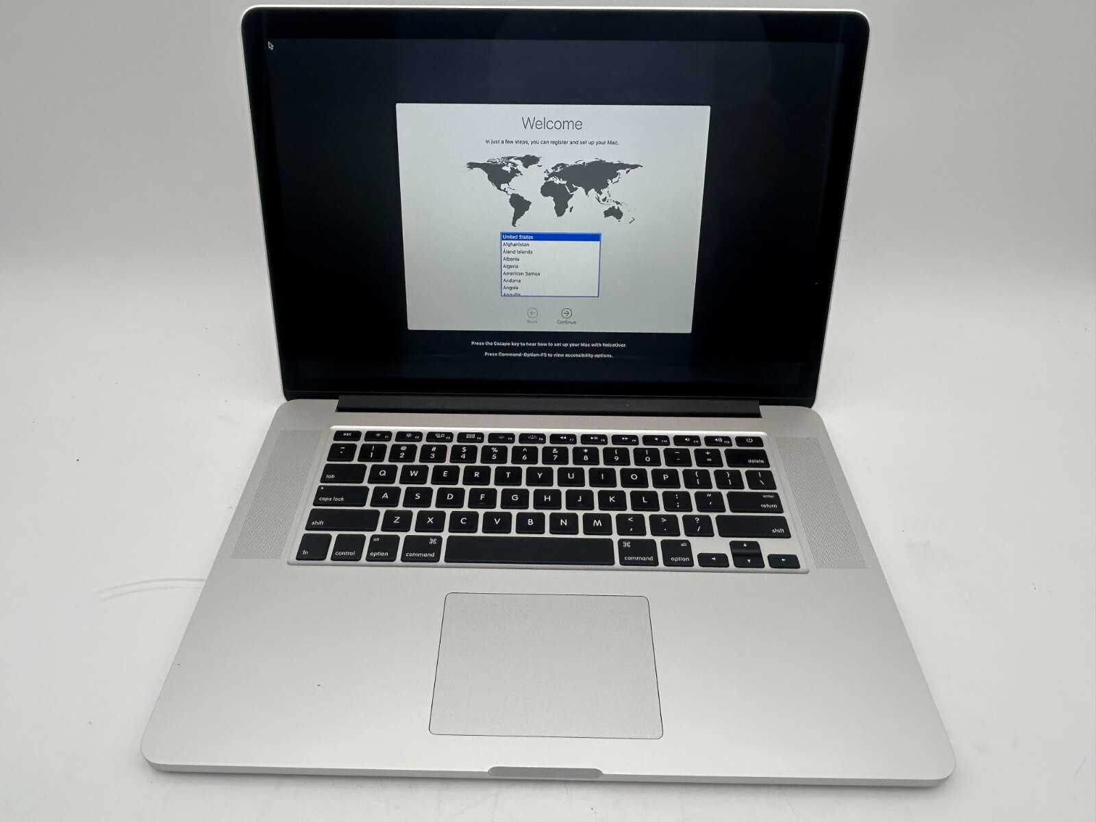 Apple MacBook Pro 15″ Retina – i7 | 8GB RAM | 256GB SSD | macOS Catalina
