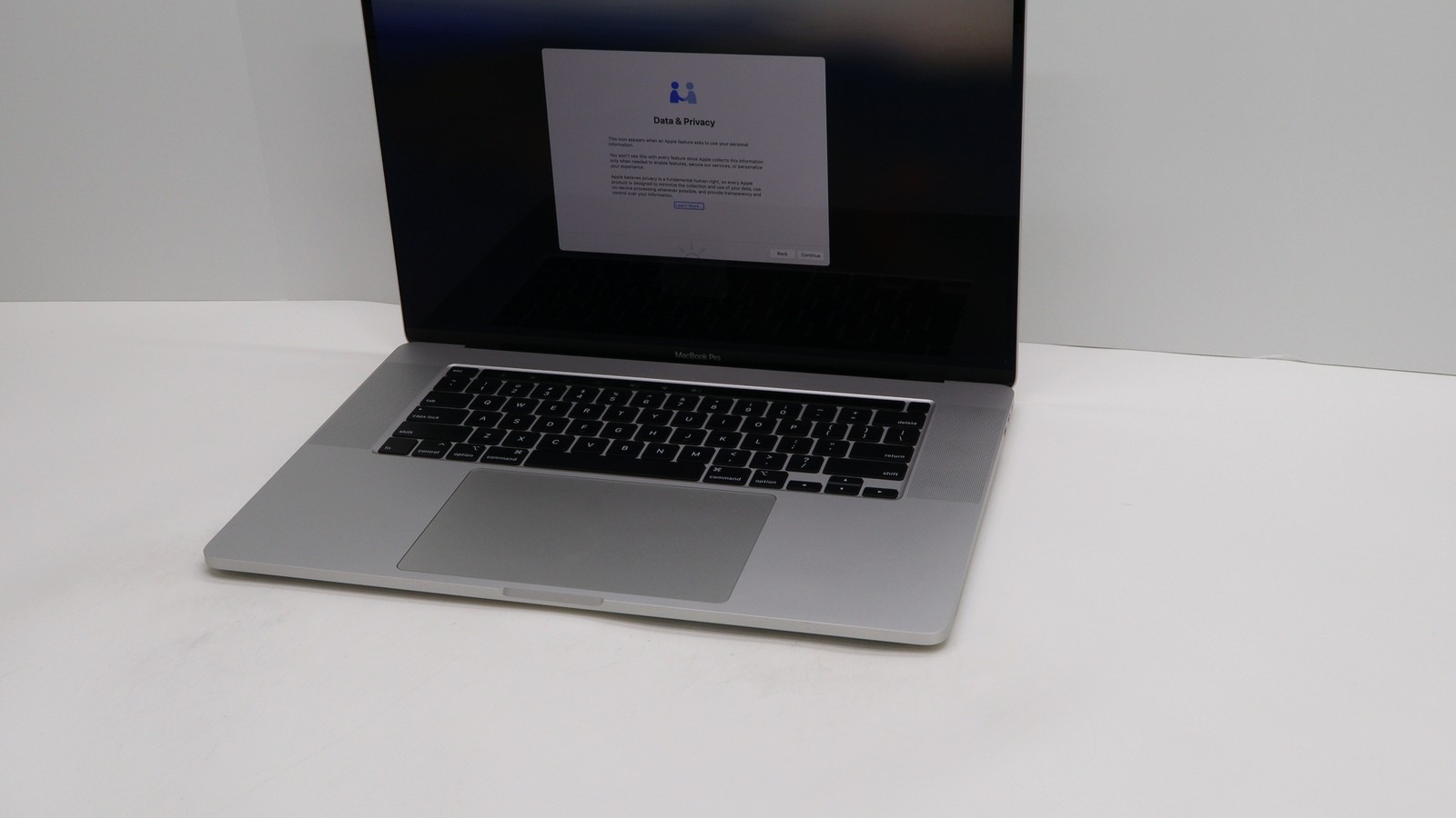 Apple MacBook Pro 16 Core i9 64GB 1TB Silver 2019 – Used Very Good