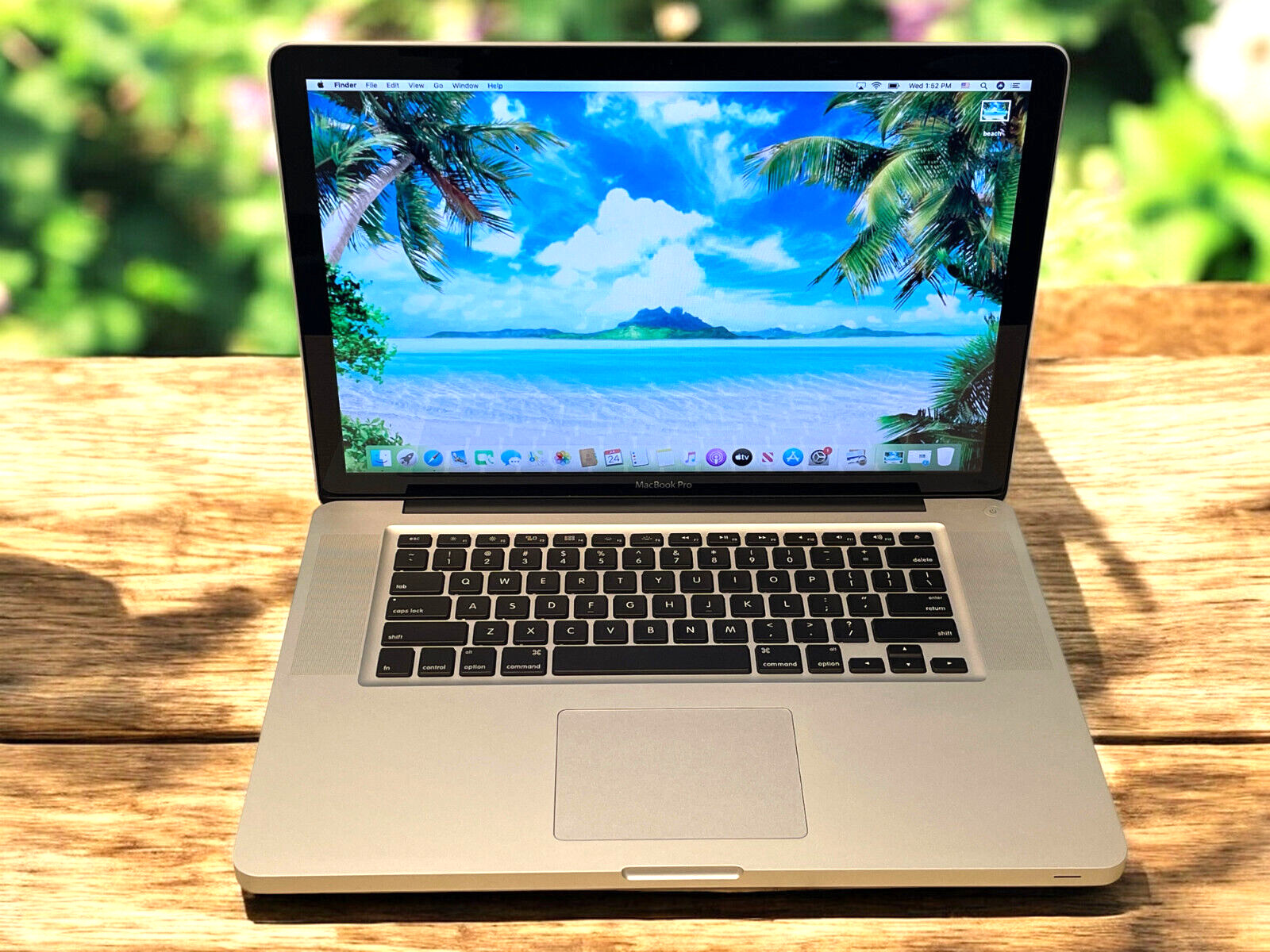 Apple MacBook Pro 15 Inch – Quad Core i7 2.3GHZ 16GB RAM 1TB HD – Catalina DVD