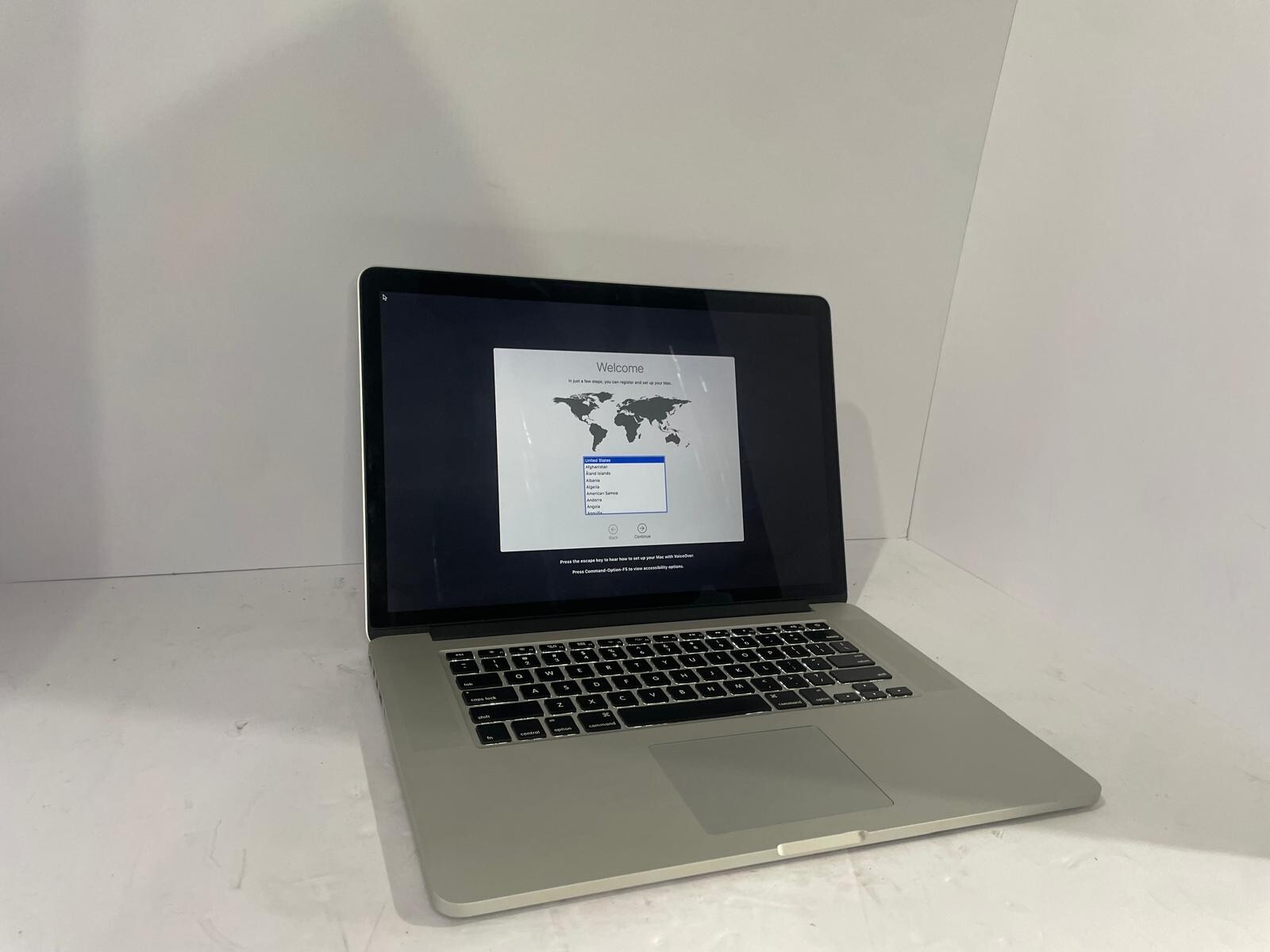 Apple MacBook Retina 15″ A1398 Retina i7 2.7 GHZ/ 750GB SSD/ 16GB Ram/ Mac OS