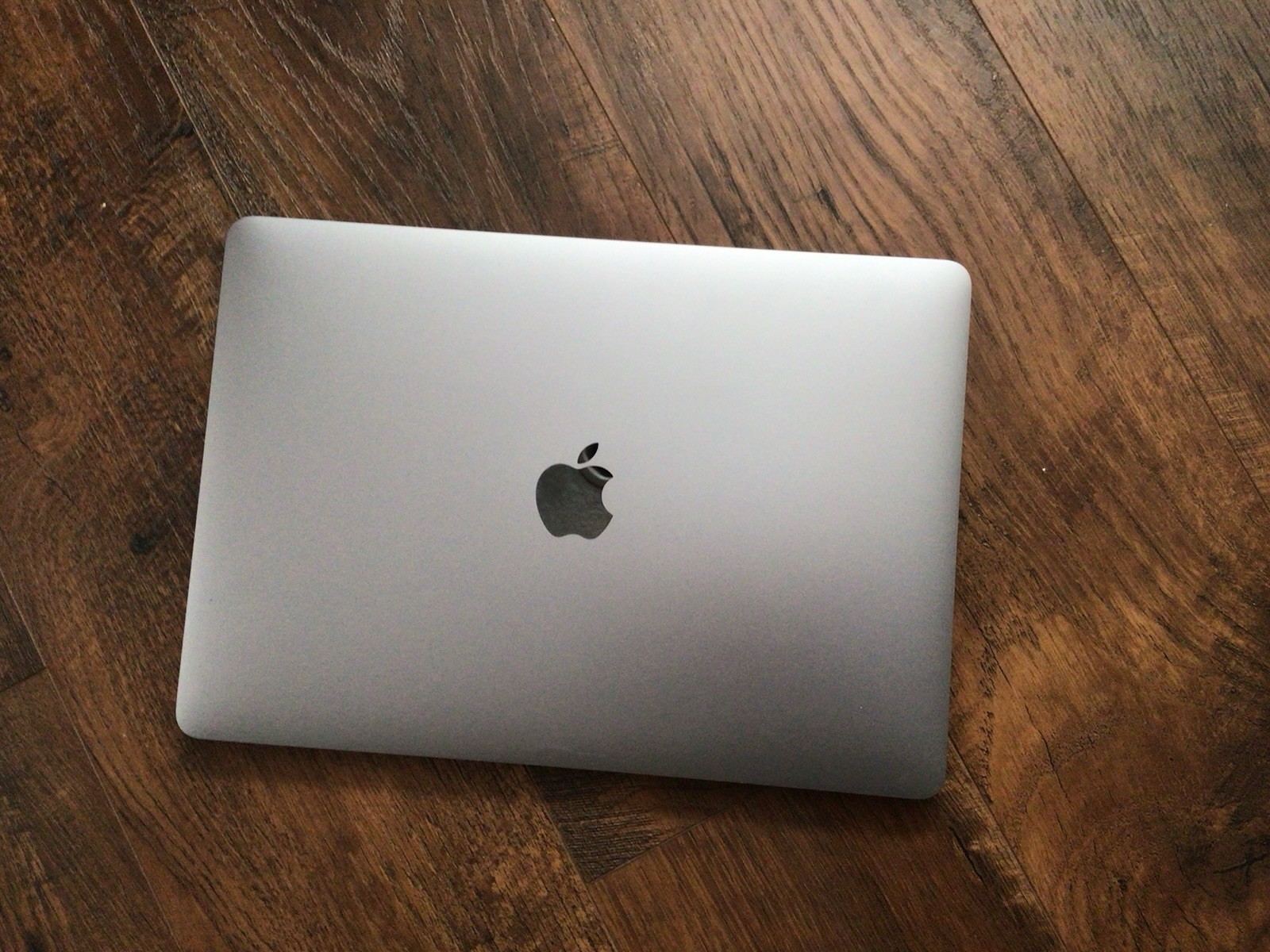 Apple MacBook Pro 13.3″(1TB SSD, Intel Core i5-1035G7, 2.0GHz, 16GB RAM) Laptop