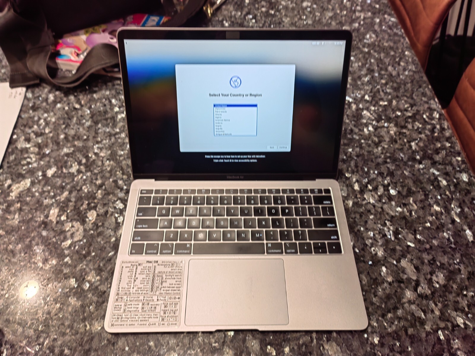 Apple MacBook Air A1932 2019 13.3″ Dual-Core i5 1.6GHz 8GB RAM 128GB SSD