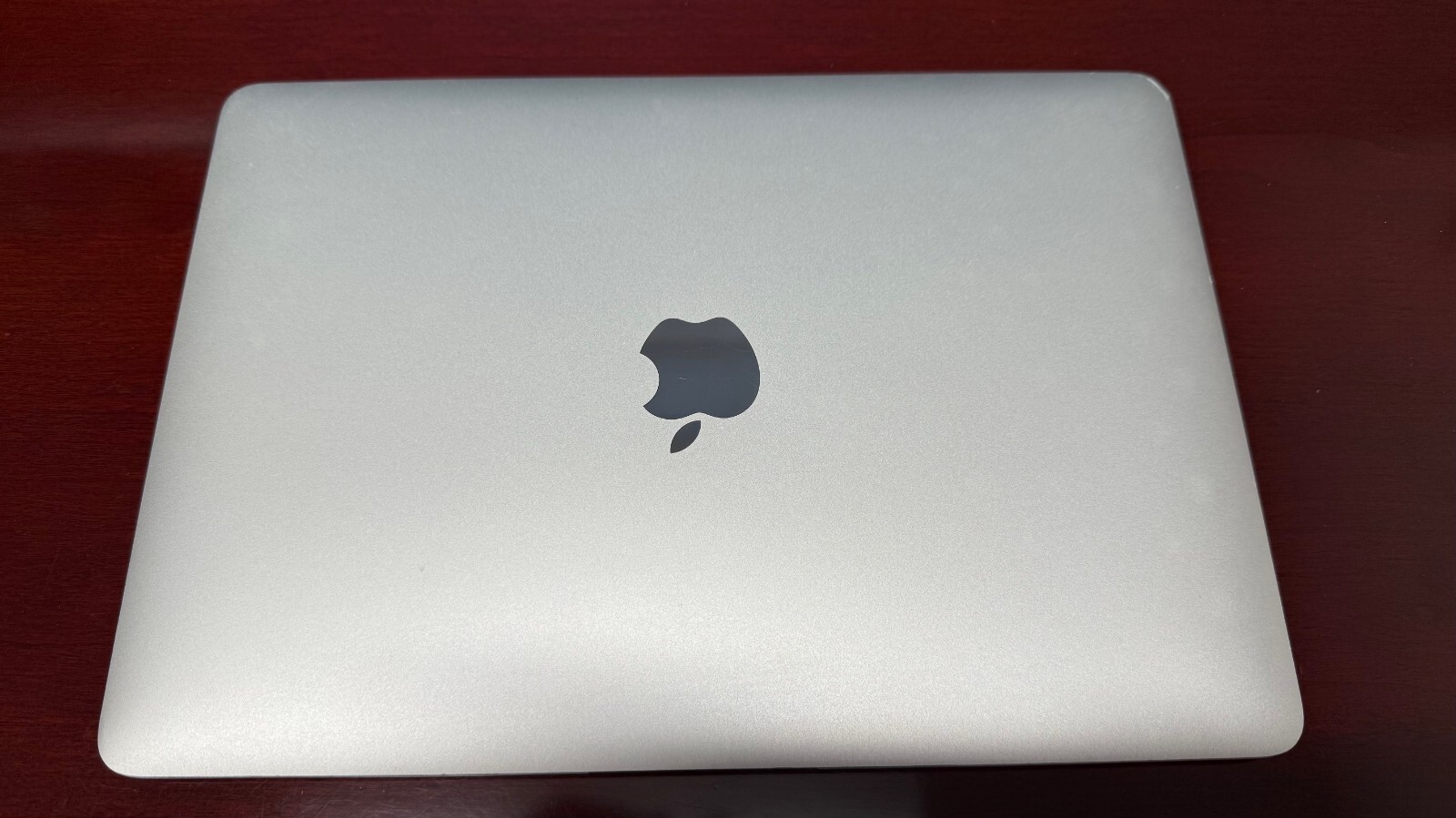 Apple MacBook 12″ (256GB SSD , Core M, 8GB) – Silver – Screen Delamination