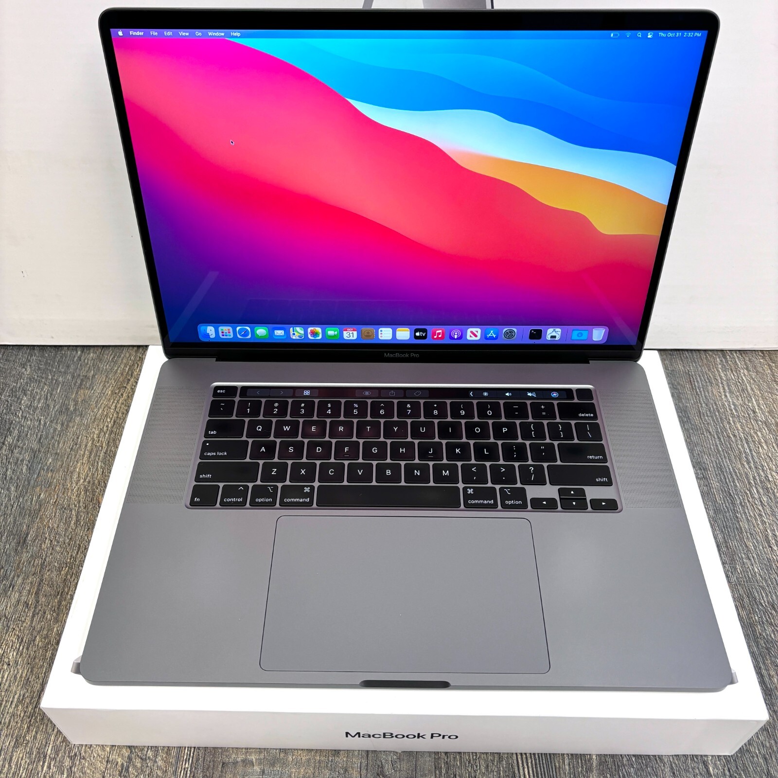 APPLE MACBOOK PRO 16 TOUCHBAR 32GB RAM 512GB SSD 6 CORE 4.5GHz i7 – SEQUOIA