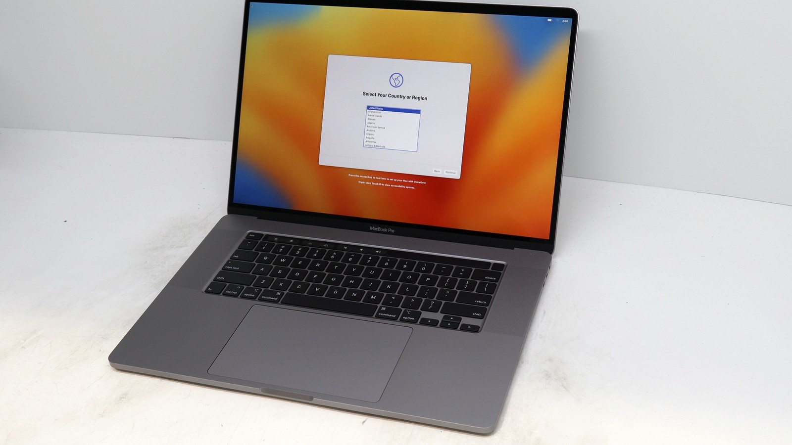 Apple MacBook Pro 16 Core i9 32GB 512GB Gray 2019 – Used Good