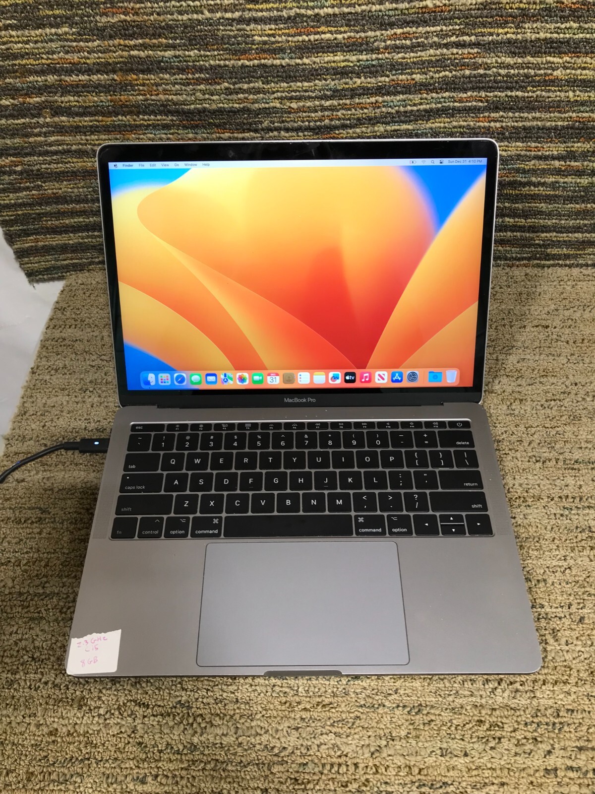 Apple MacBook Pro 13.3″ (i5-7360u 2.30GHz – 8GB RAM – 128GB SSD – MPXQ2LL/A)*