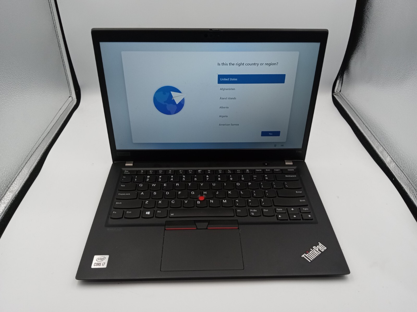 Lenovo Thinkpad T14s – 14″ Laptop i7-10510U 8GB 128GB SSD Windows 11 -RR