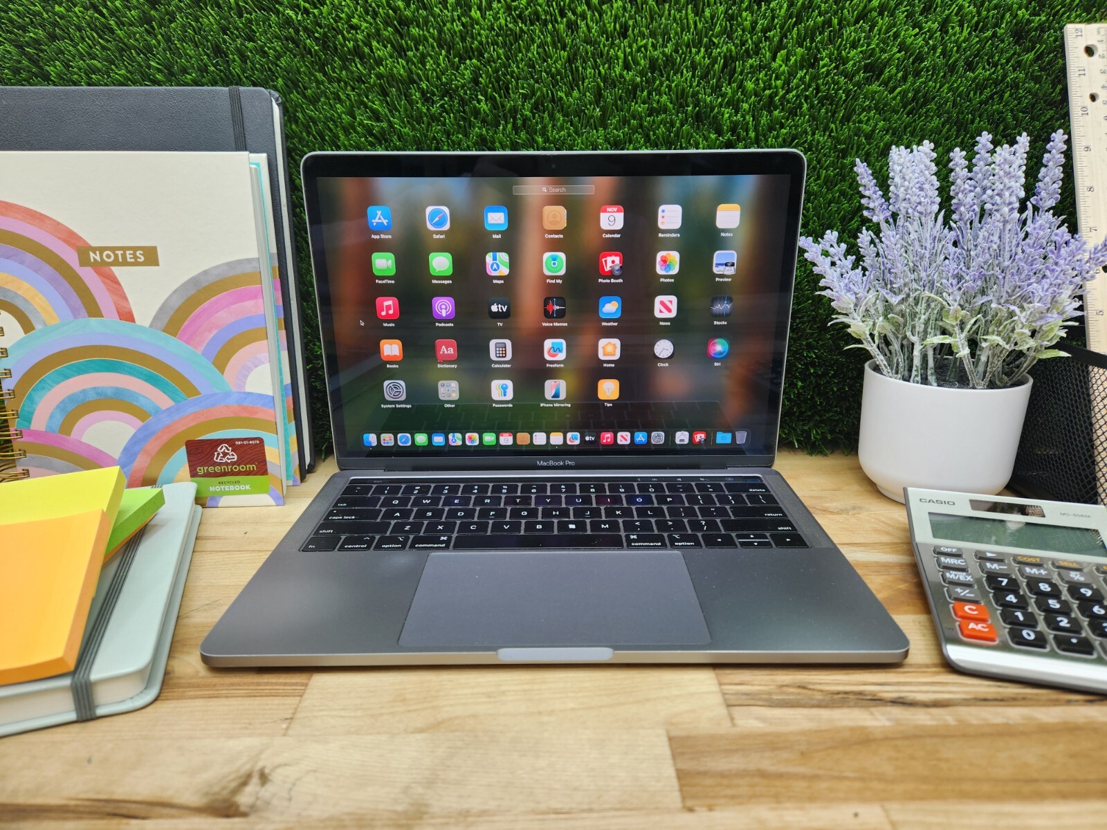 Apple MacBook Pro 2019 13.3″ Intel Core i7 2.8GHz 16GB 1TB SSD MacOS Sequoia ~