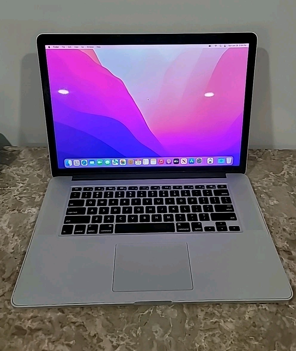 Apple MacBook Pro 2015 15″ i7 |16GB RAM | 256GB SSD macOS Monterey