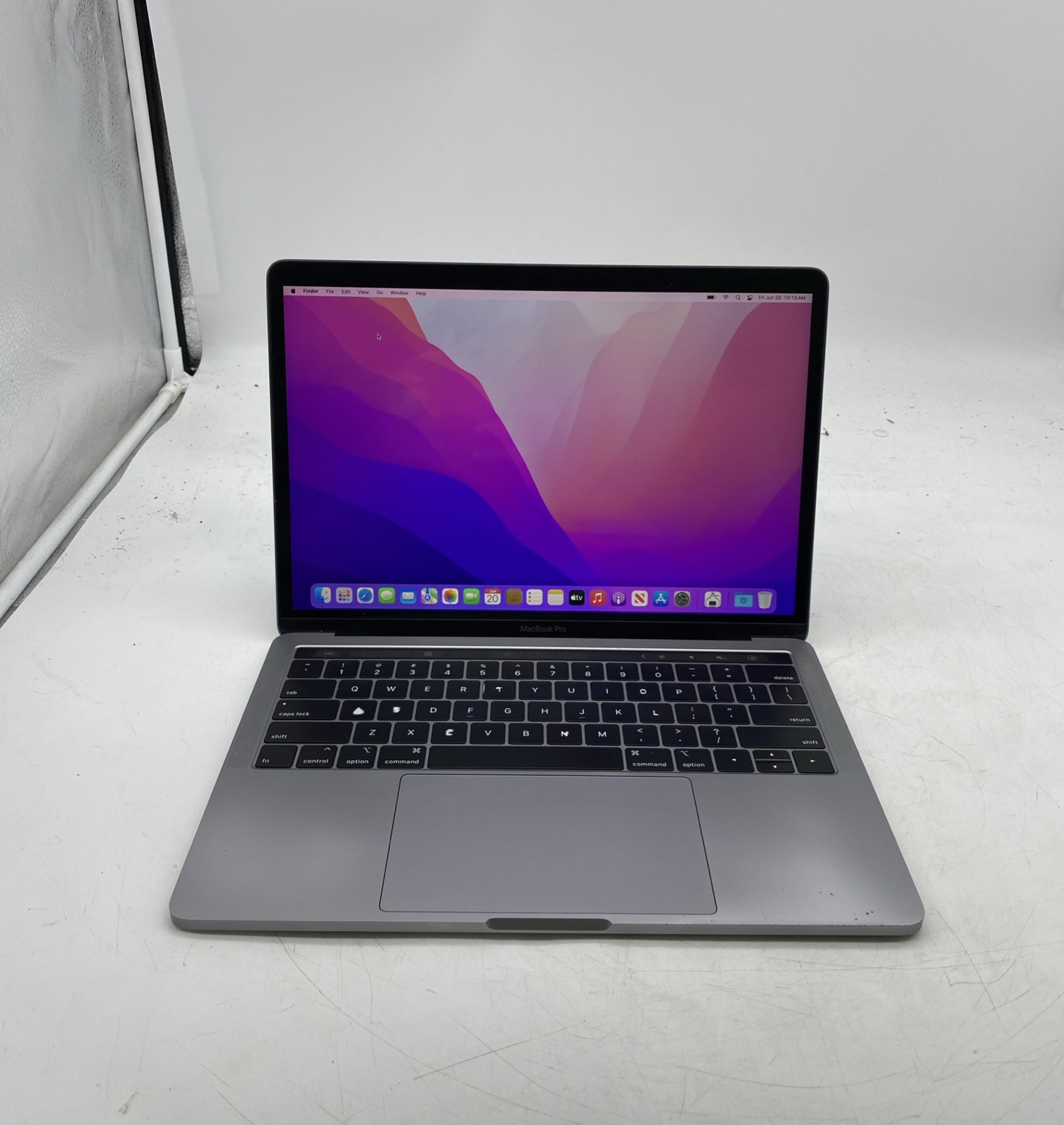 Apple MacBook Pro 13″ Touch 2018 i5-8259U 2.3GHz 8GB RAM 500GB SSD Monterey