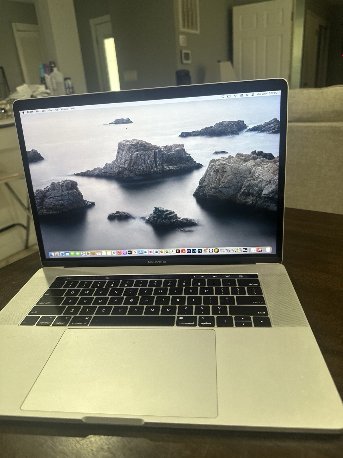 APPLE MACBOOK PRO 16” INTEL 6 CORE i7 16GB RAM 500GB SSD! LOADED!