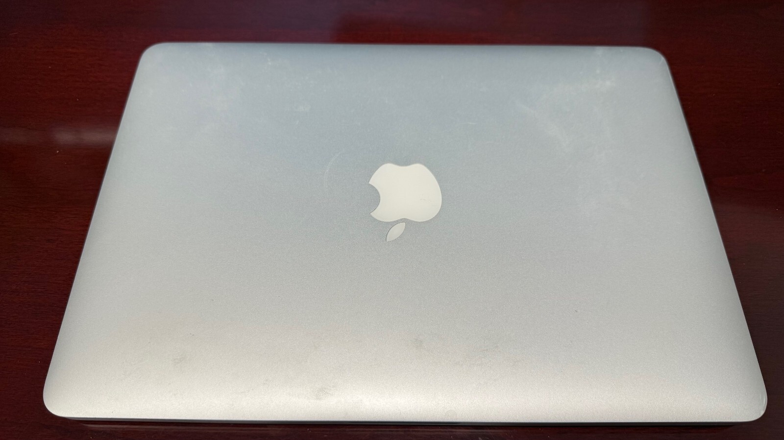 Apple MacBook Pro 13″ (512GB SSD, Intel i7, 16GB) – Silver – Screen Delamination