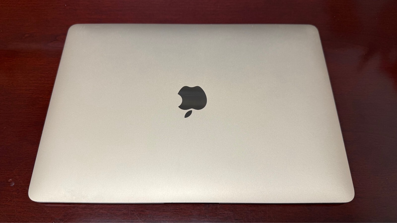 Apple MacBook Air 13″ (128GB SSD, Intel i5, 8GB) – Gold – Cosmetic Issues