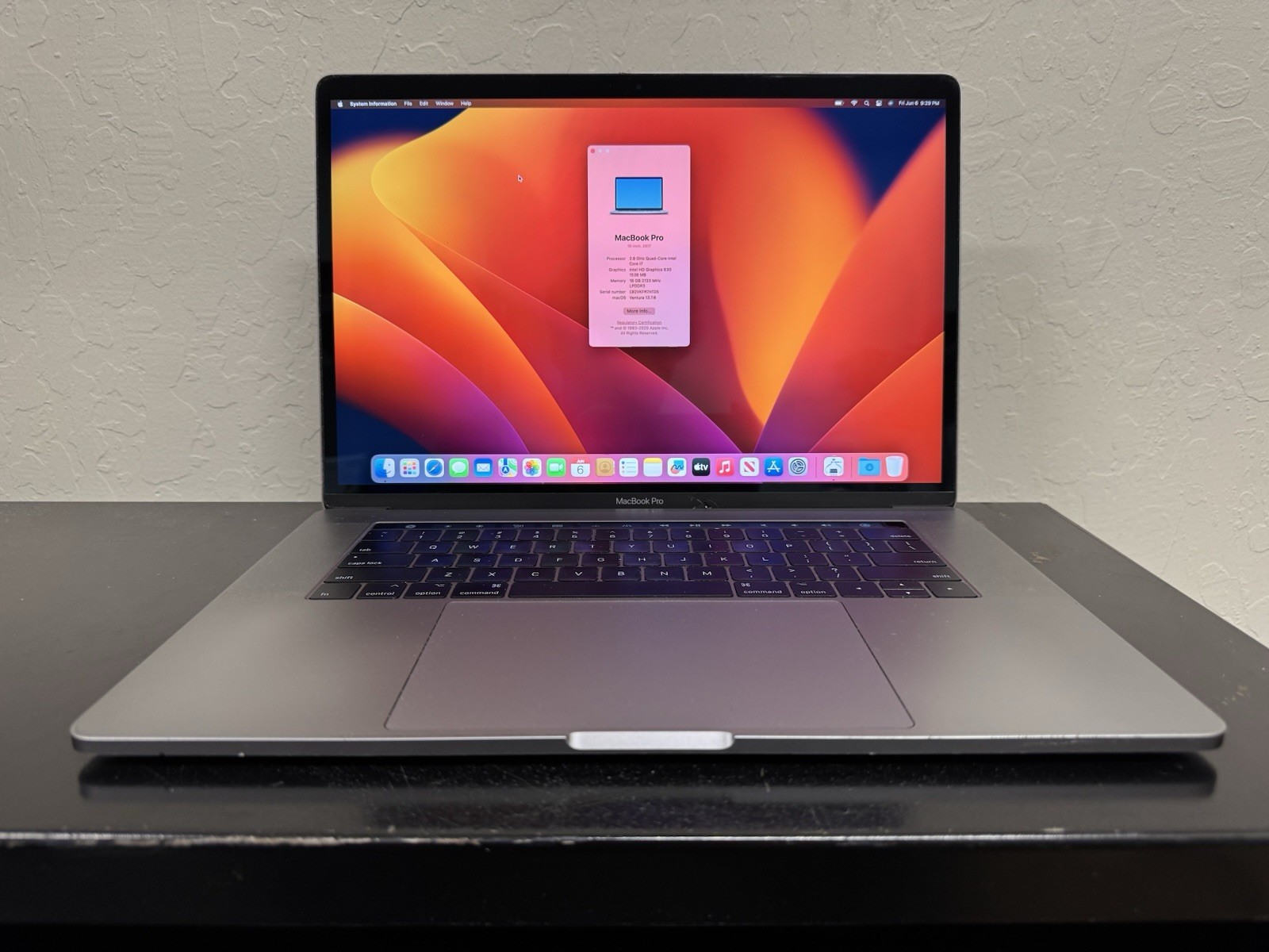 Apple MacBook Pro 2017 15” (i7 7th @ 2.8GHz/16GB RAM/256GB SSD)