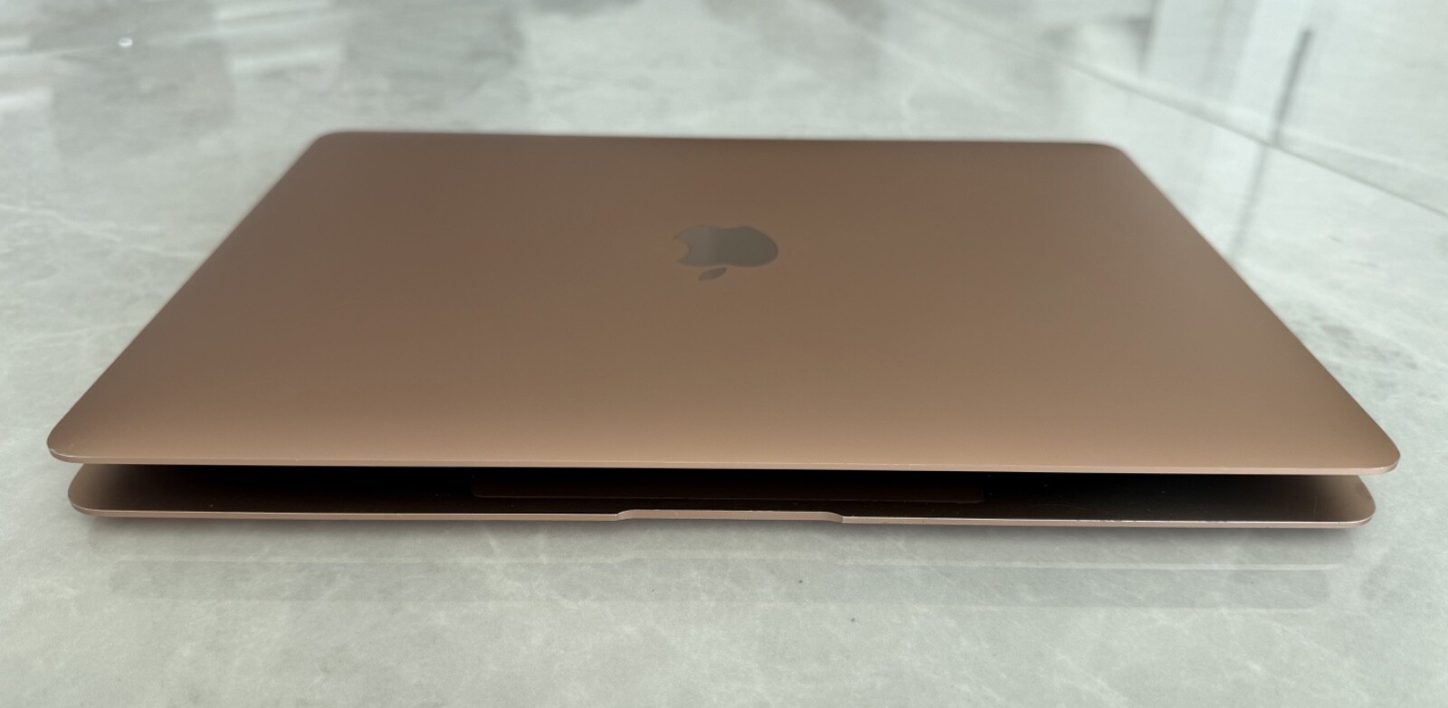 Apple MacBook Air 13” (2018) Gold – 1.6GHz i5 / 8GB / 256GB SSD – Fast Ship