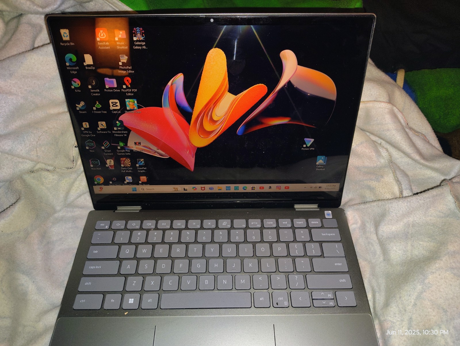 Dell Inspiron 14″ 2-in-1 Touch Laptop AMD Ryzen 5 7530U 8GB 512GB SSD Blue W11