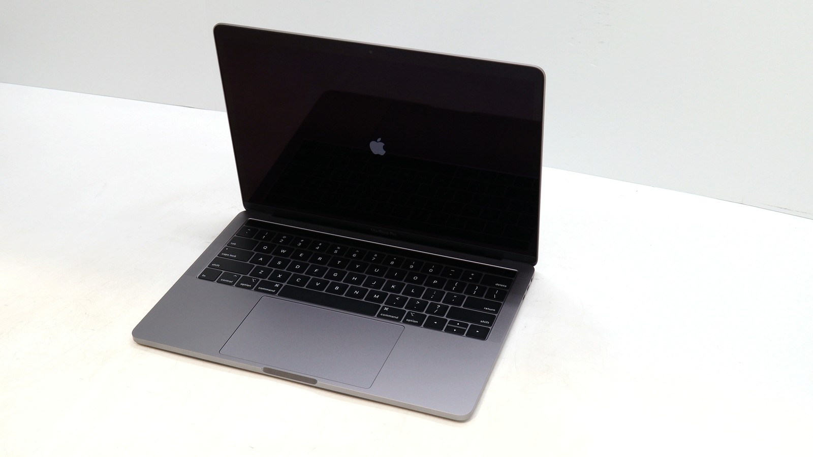 Apple MacBook Pro 13 Core i7 16GB 1TB Gray 2019 – Used Very Good