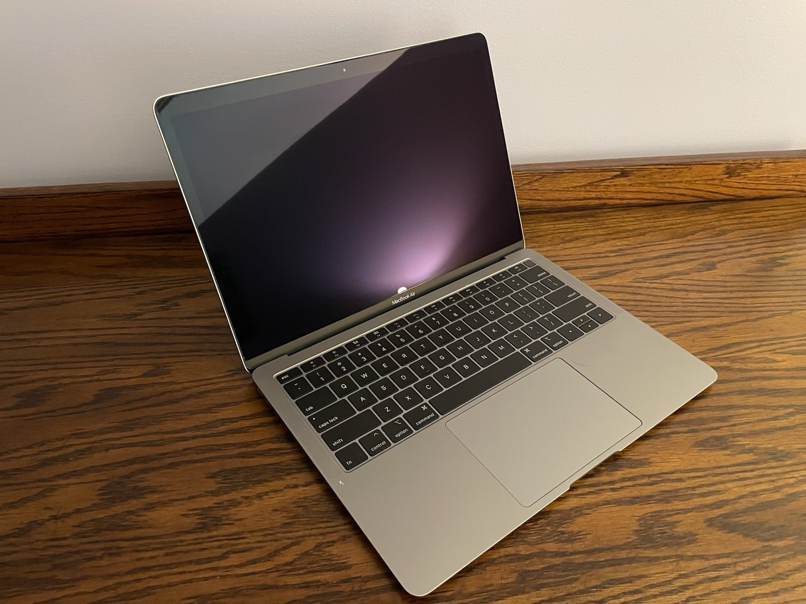 Apple MacBook Air 13-inch Space Gray A1932, i5, 8GB RAM, 128GB SSD