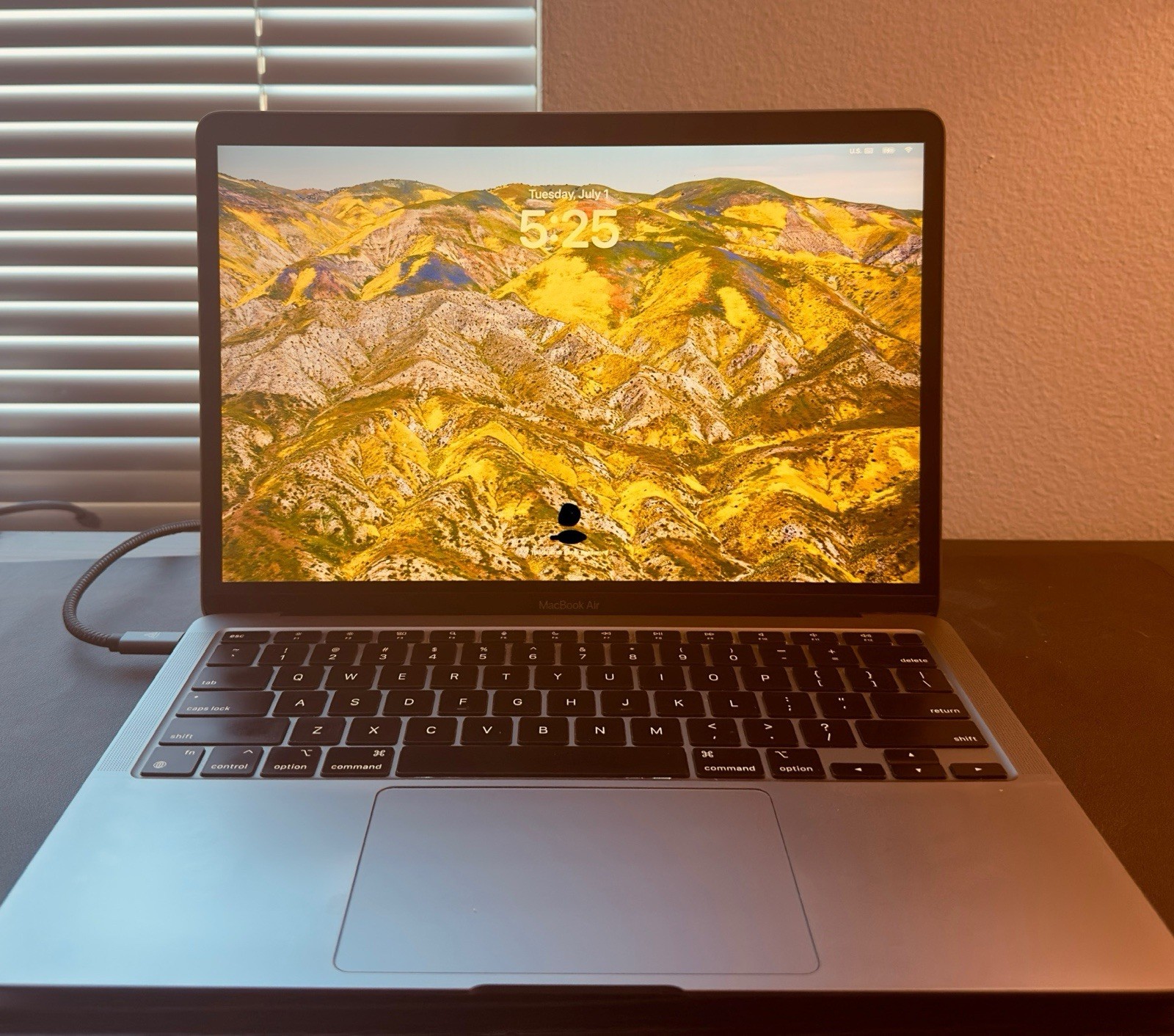 Apple MacBook Air 13.3″ (256GB SSD, M1 7-Core, 16GB) Laptop – Space Gray