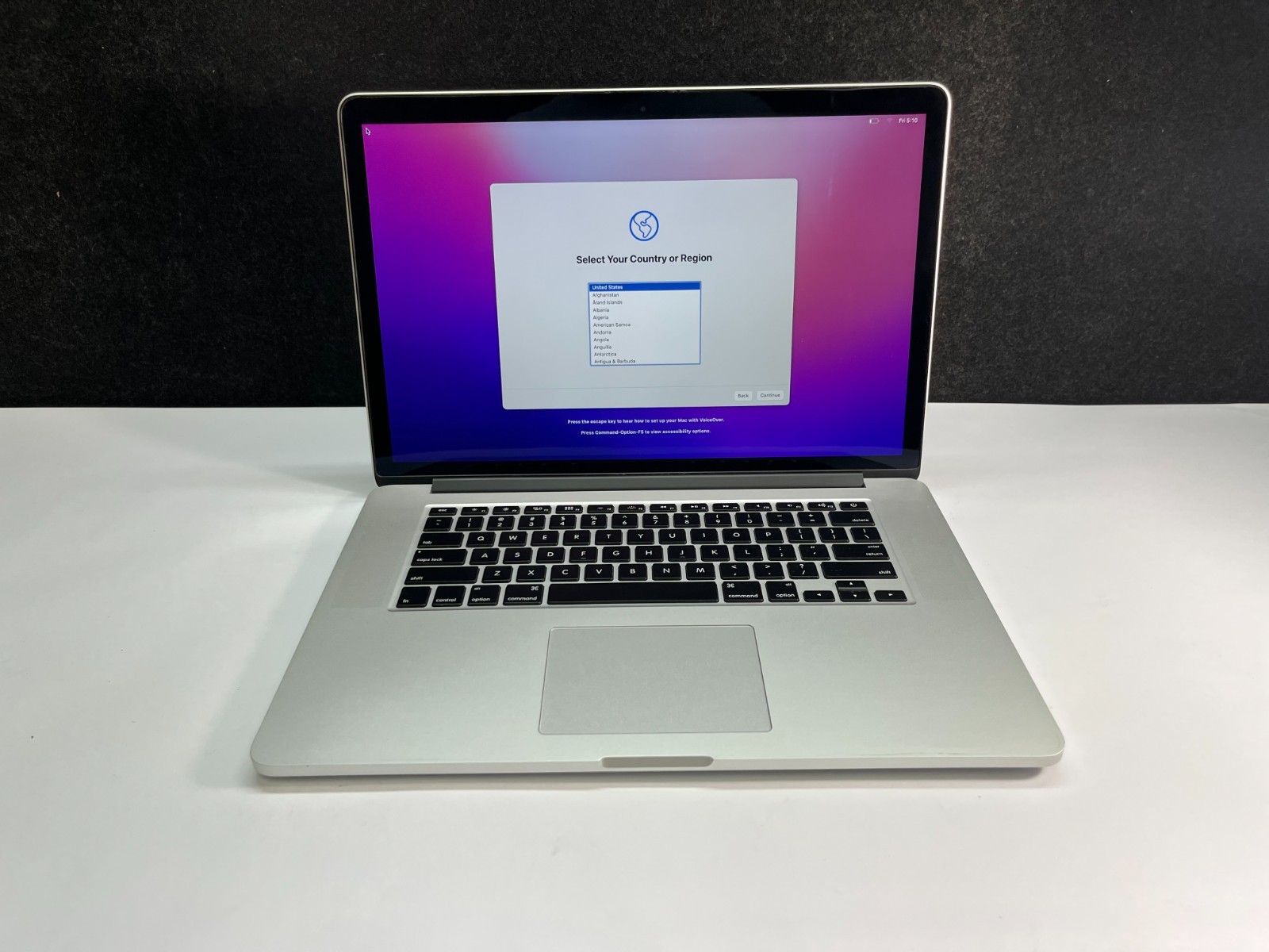 Apple MacBook Pro 2015 15″ A1398 I7 2.5GHz  16GB RAM, 500GB SSD macOS Monterey