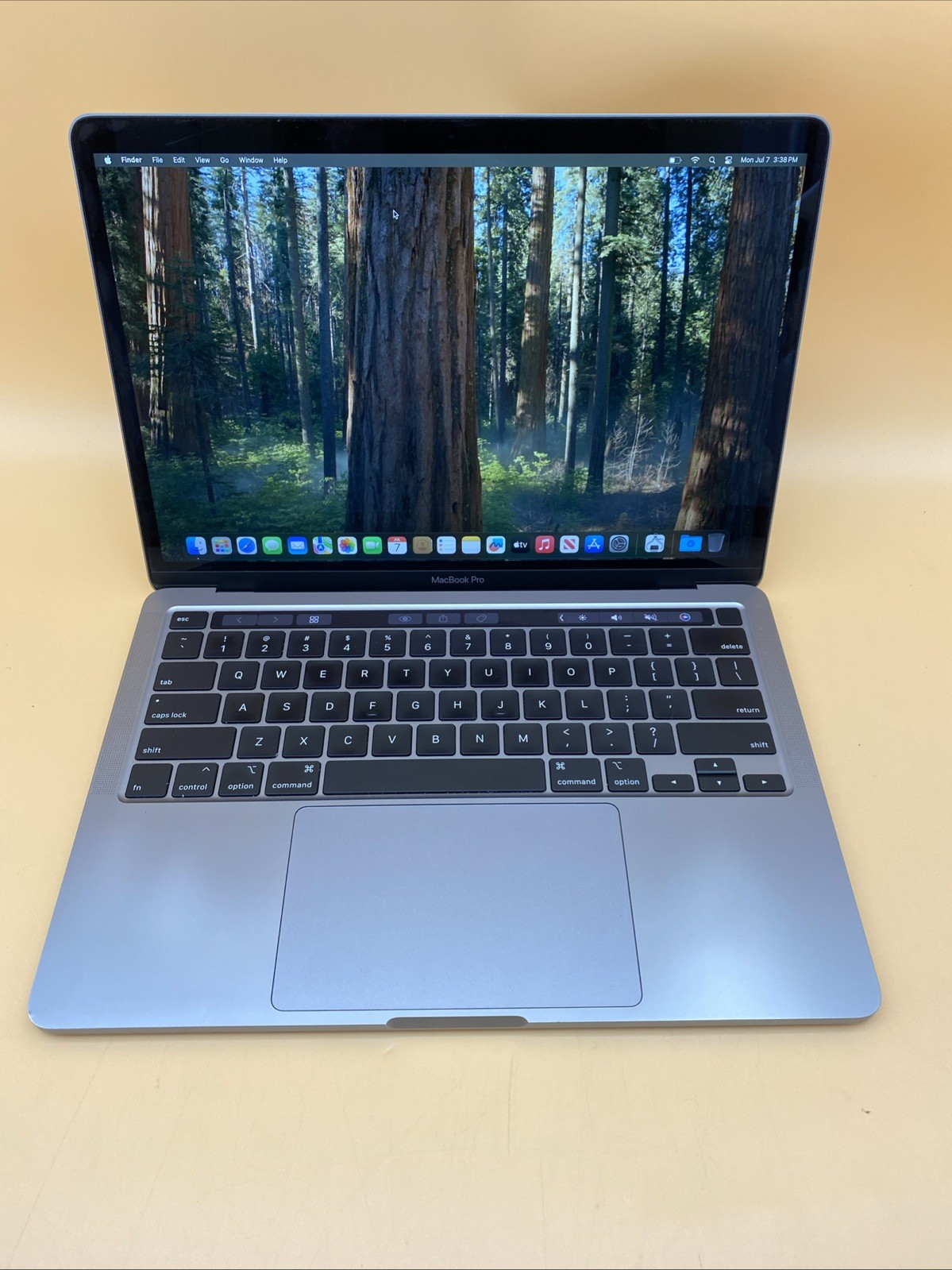 Apple MacBook Pro 13″ 2020 Intel i7-1068NG7 2.3GHz 16GB RAM 1TB SSD Sequoia