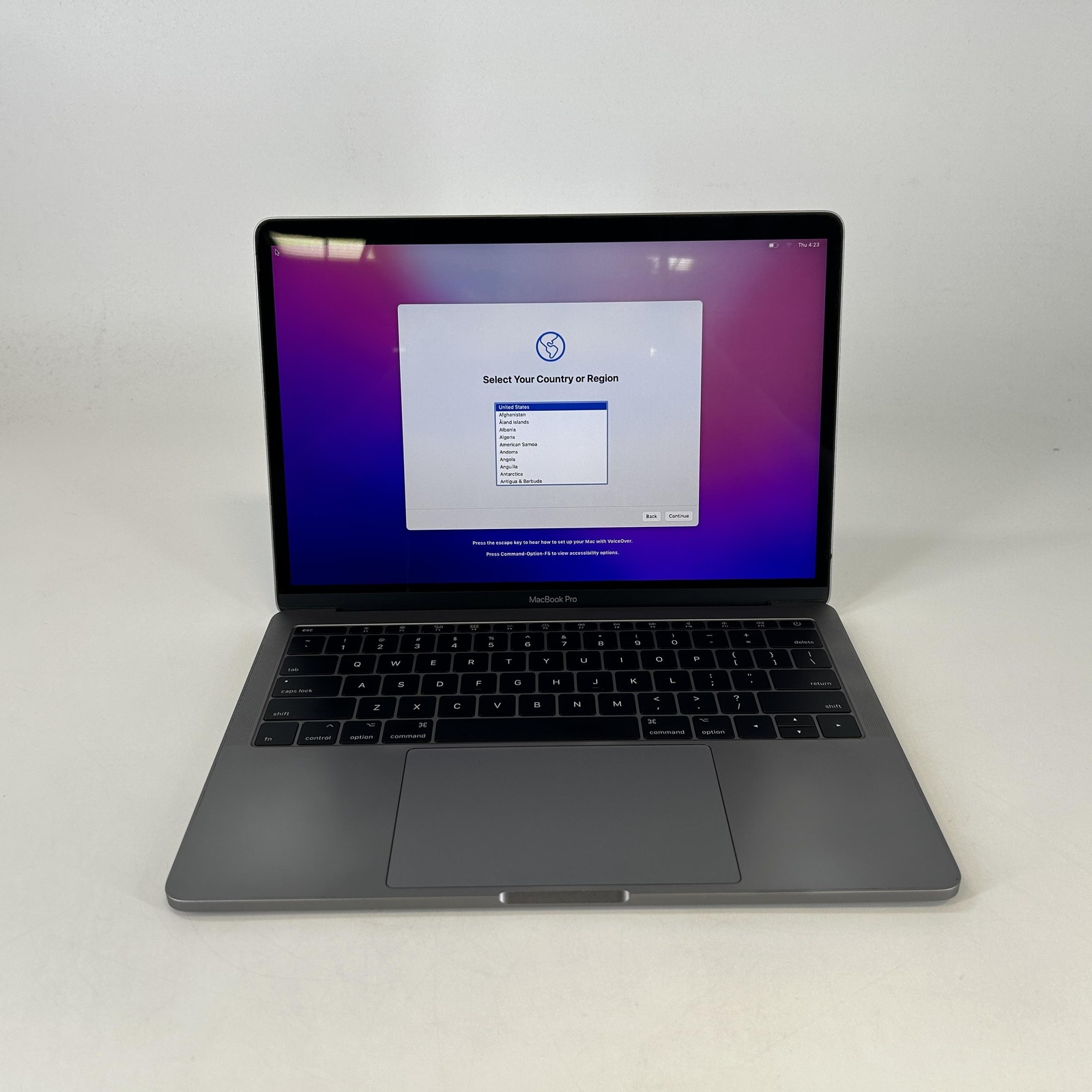 MacBook Pro 13 Space Gray 2017 2.3 GHz Core i5 7th Gen. 8GB 256GB SSD – READ