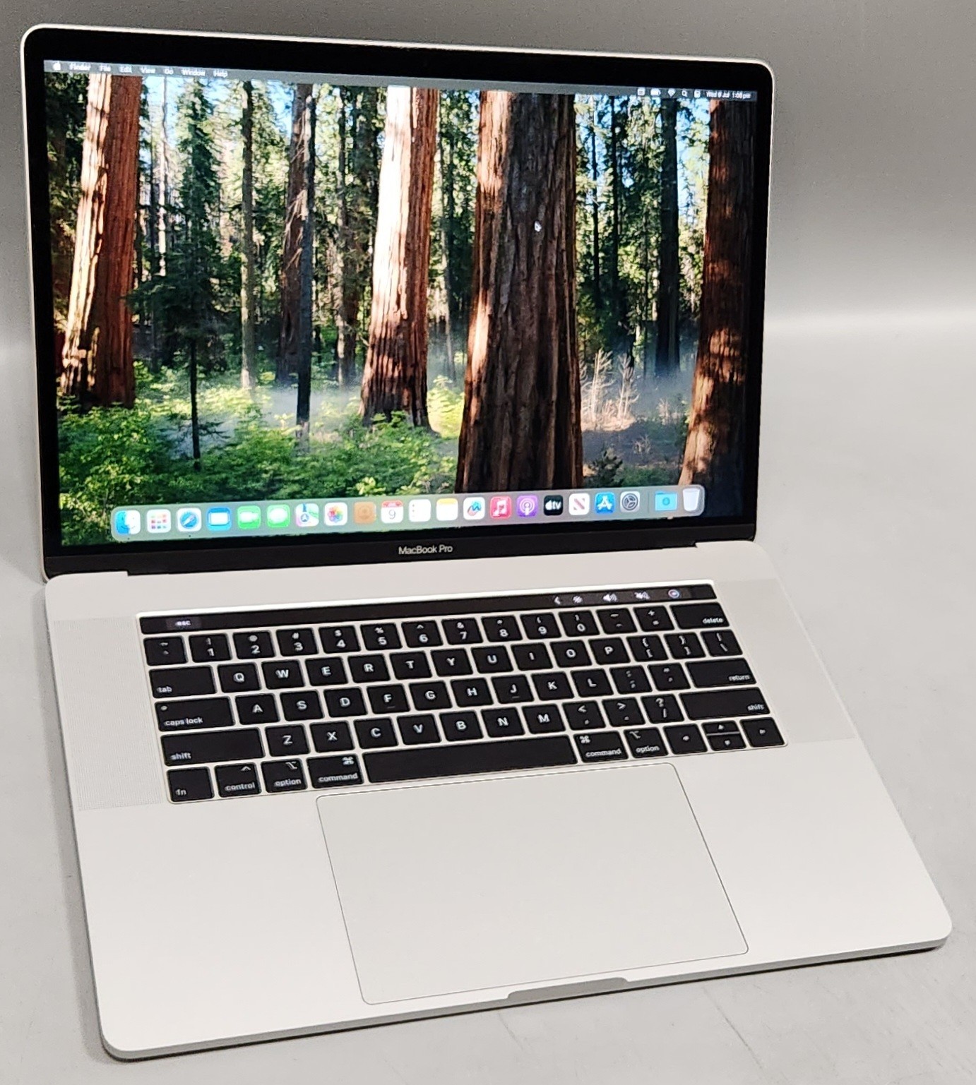 Apple MacBook Pro Retina 15″  2019 Intel i9-9880H @ 2.30GHz 32GB RAM 1TB SSD