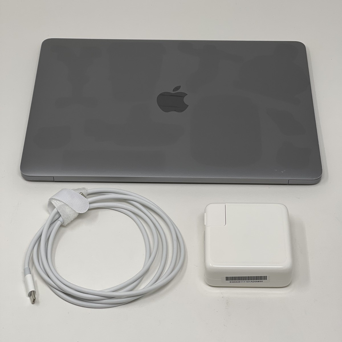 Apple Macbook Core i5 1.3GHz 12in 256GB 8GB RAM Mid 2017 Space Gray Poor Used