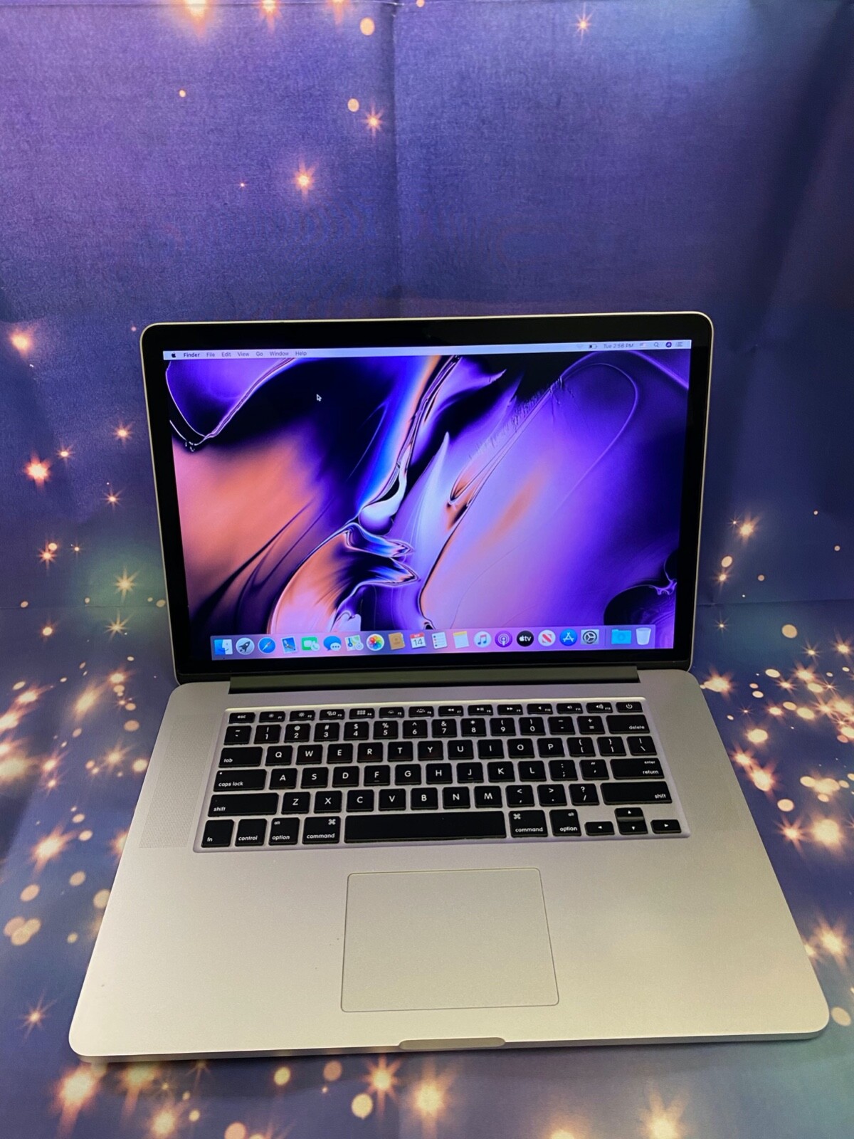 Apple MacBook Pro RETINA 15″ Dual Core i7 / 16GB RAM / 256GB SSD HD.