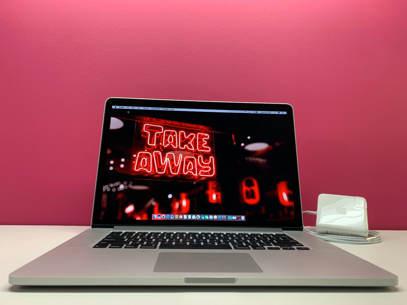 Apple MacBook Pro 15 Retina 3.7GHz i7 16GB RAM 1TB SSD – SEQUOIA – WARRANTY