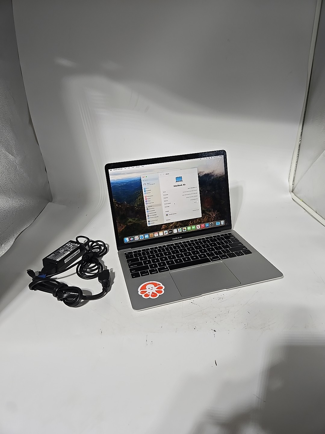 Apple MacBook Air  13.3″  i5 8GB 128GB Silver A1932 2018 USED Bundle *Read*