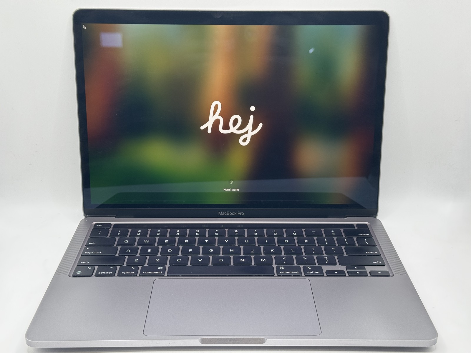 Apple Macbook Pro A2338 MYDA2LL/A M1 8GB RAM 512GB SSD MacOS 11.0 Used Read