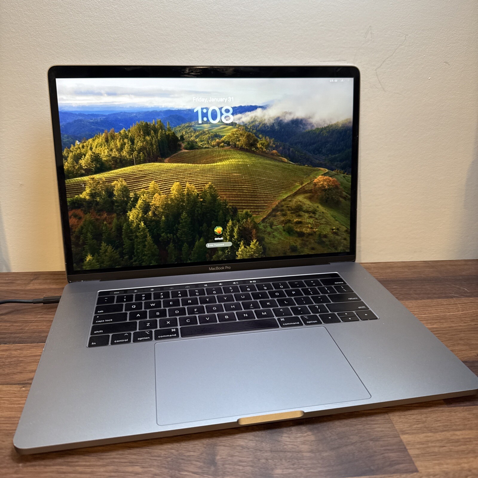 2019 Apple MacBook Pro 15″ 8 Core i7 2.3GHz 16GB 512GB SSD Silver A1990 Bad Batt