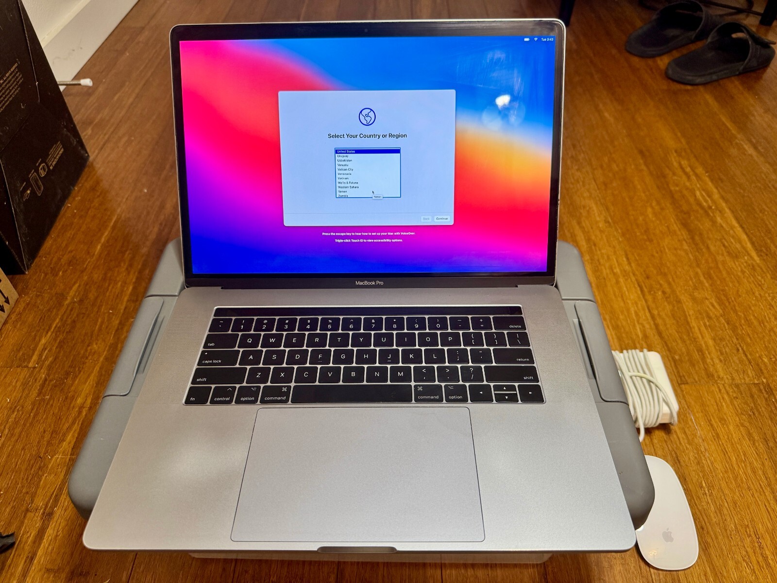 Apple MacBook Pro Retina 15” With New Battery Touch Bar i7 3.1GHz 16GB RAM 512GB