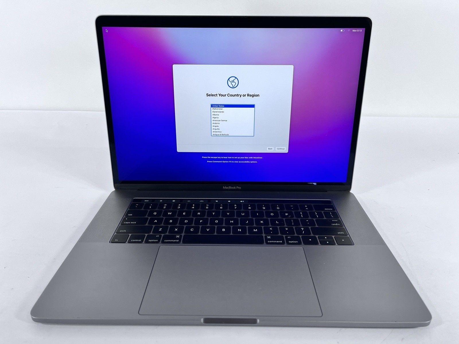 Apple MacBook Pro 2016 15″ i7-6700HQ 2.60Ghz 16GB 512GB Radeon Pro *Grade C*