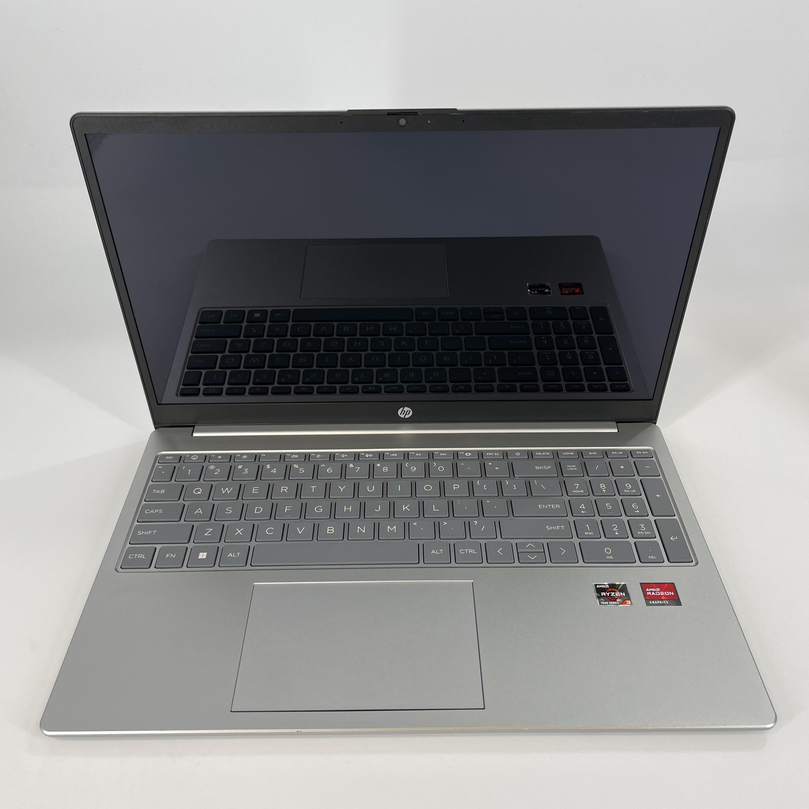 HP Laptop 15-fc0255nr 2022 Silver HD TOUCH 2.4 GHz Ryzen 3 7320U 8GB 256GB SSD
