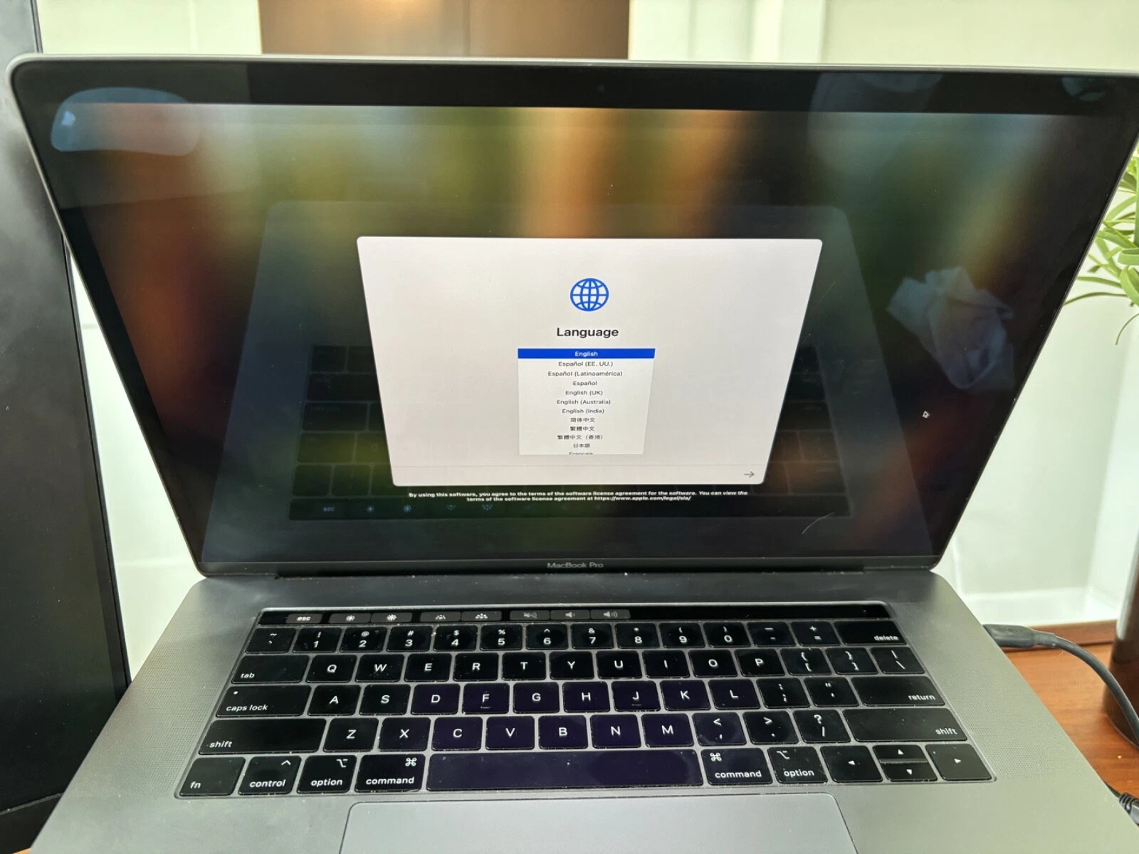 Apple MacBook Pro 15 Mid 2018  Intel Core i7 2.6 16gb, 1TB.