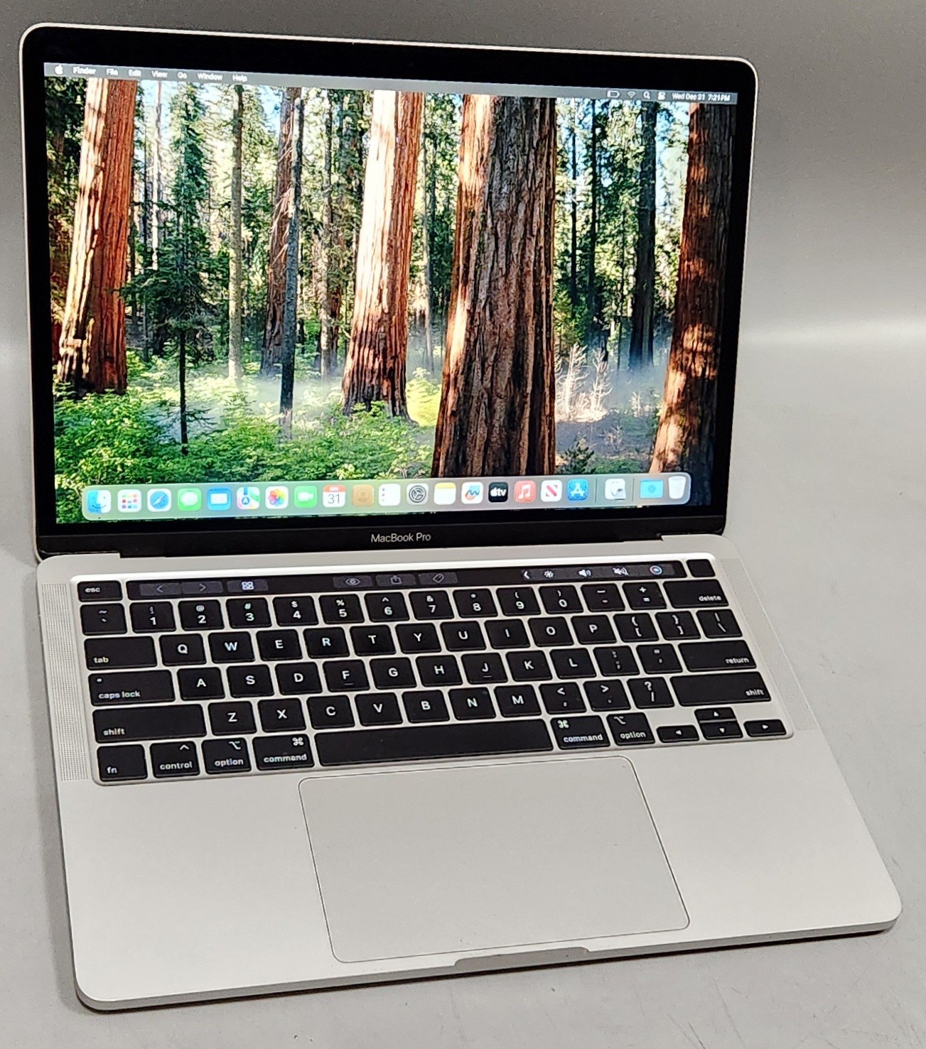 Apple MacBook Pro Two Thunderbolt 13″ 2020 i7-8557U @ 1.70GHz 8GB RAM 256GB SSD