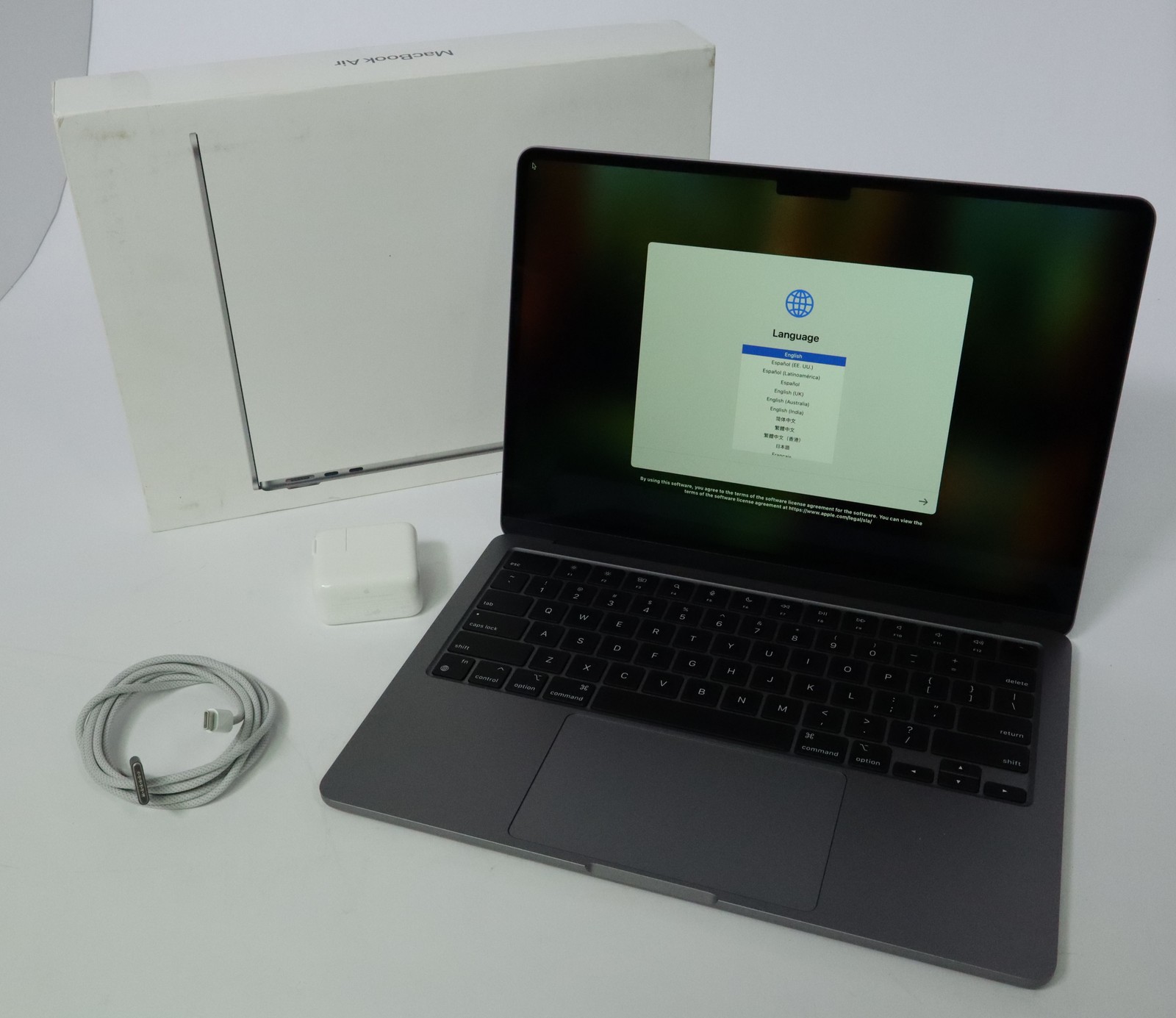 Apple MacBook Air 13″ 2024 M3 256GB SSD 8GB RAM Space Gray 3 Cycles