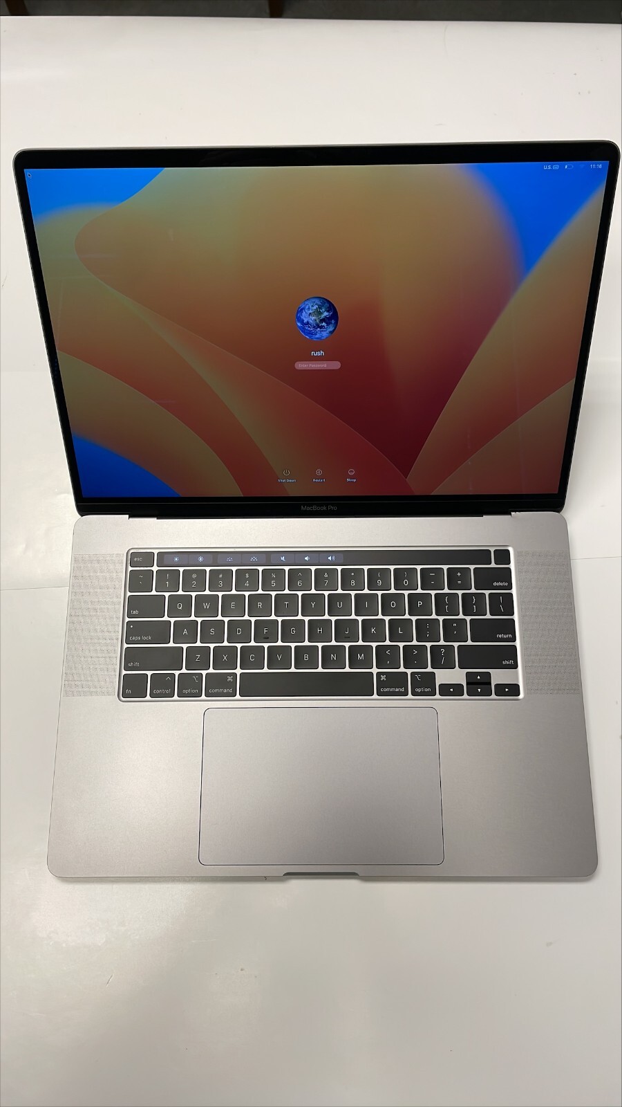 Apple MacBook Pro 16In 3072 x 1920 i7 16GB 512GB SSD 2019 Gray UHD 630 backlit