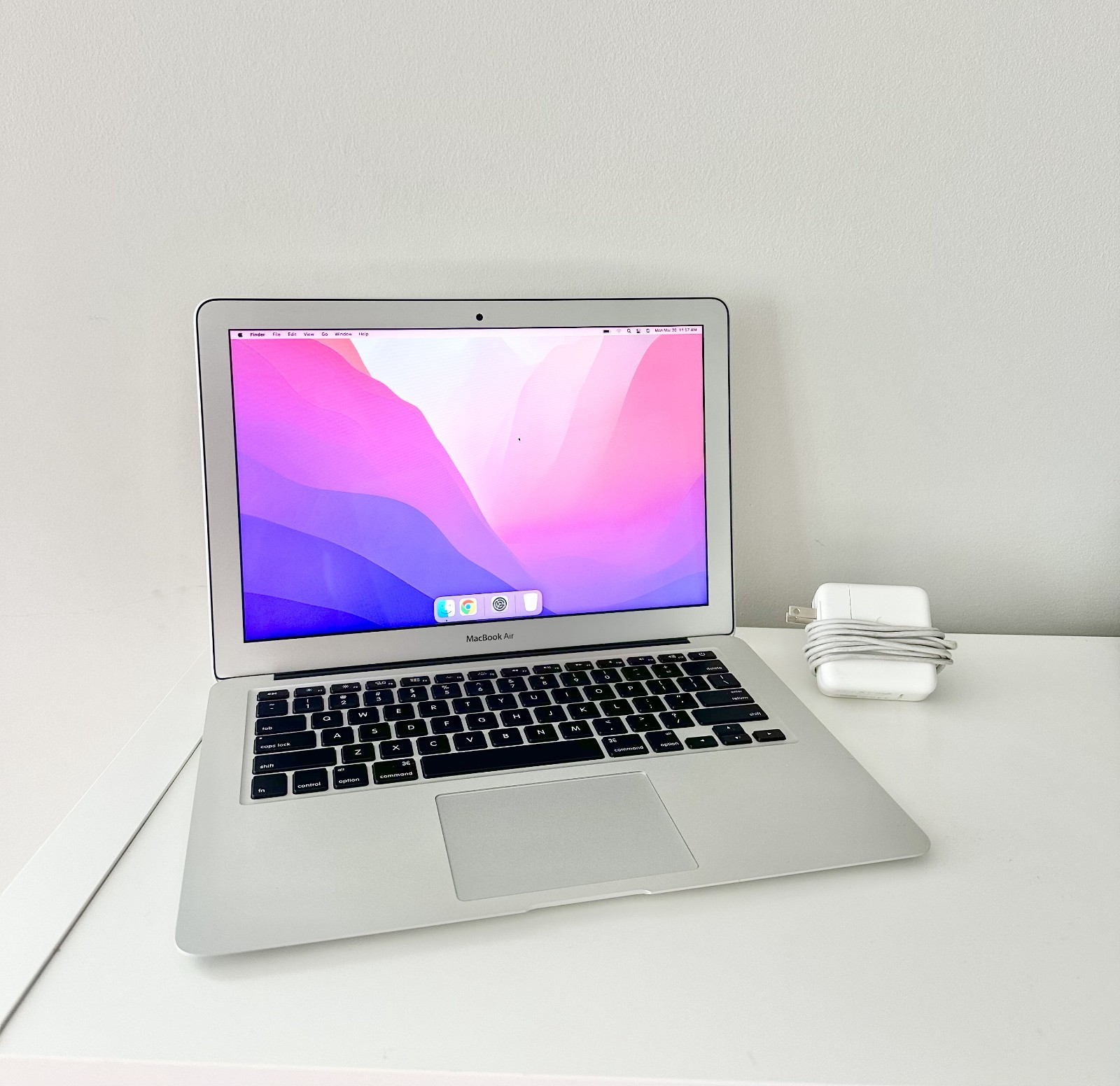 Apple MacBook Air 13 in 2015 Silver/Intel Core i5 1.60 GHz, 128 GB 4 GB Intel HD