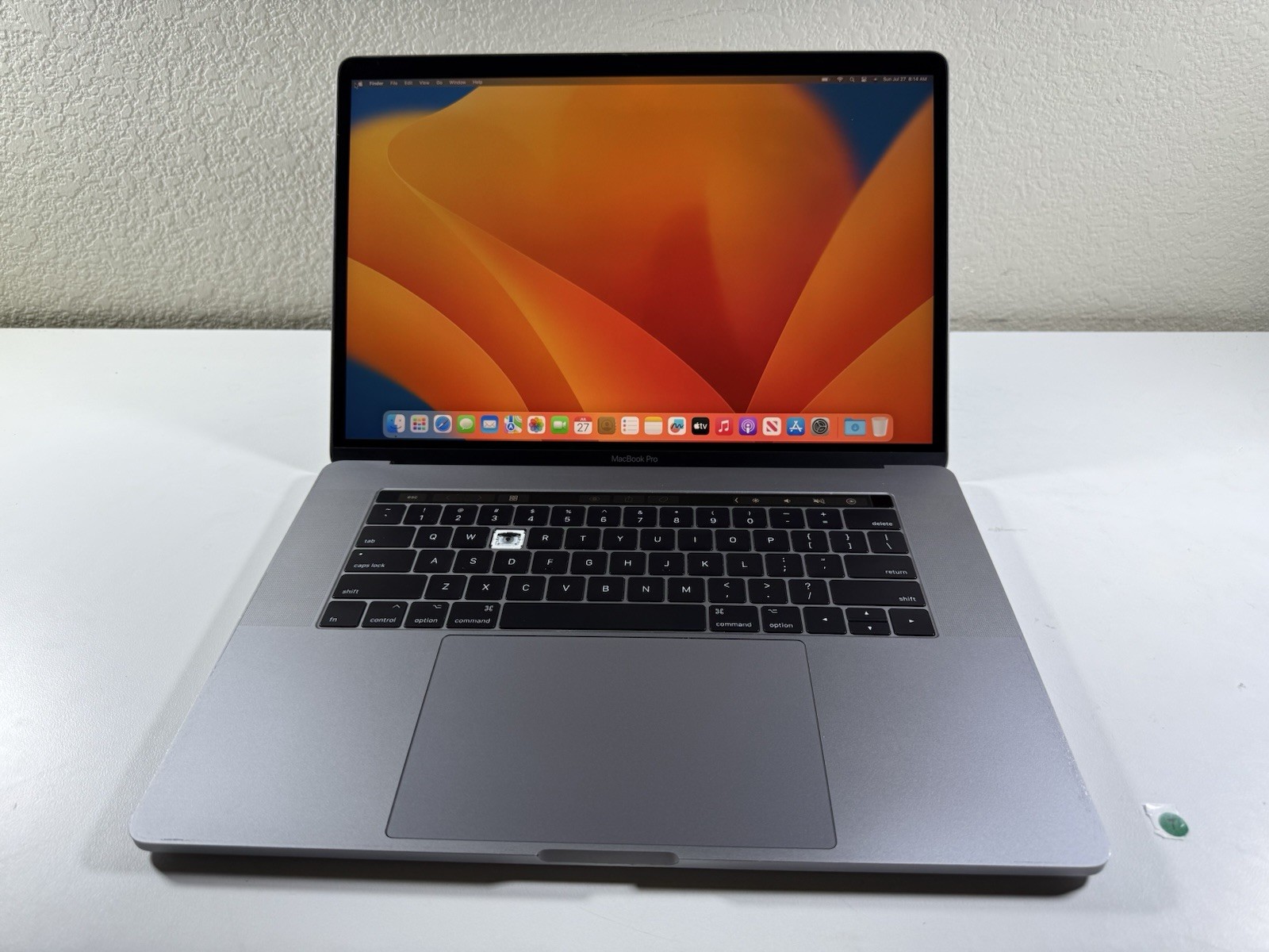 Apple MacBook Pro A1707 2017 15″ i7-7700HQ 16GB LPDDR3 256GB SSD Mac OS Ventura