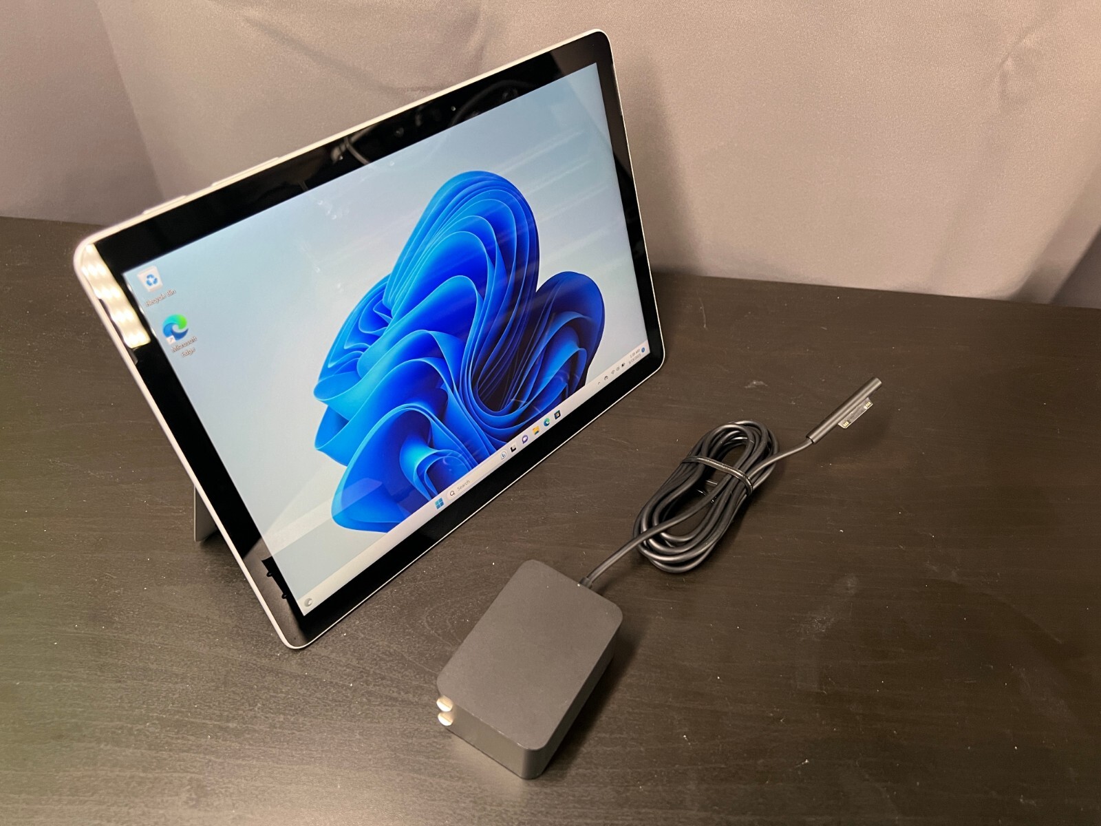 Microsoft Surface Go 2 (10.5″, LTE, Intel m3 8100Y, 8GB, 128GB, 1927, Win 11)