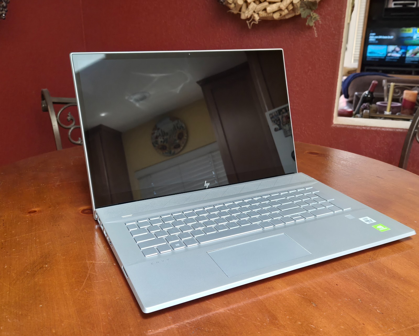 HP Envy 17t Laptop W/Touchscreen Core i7-10510U Geforce MX250 512GB SSD – READ