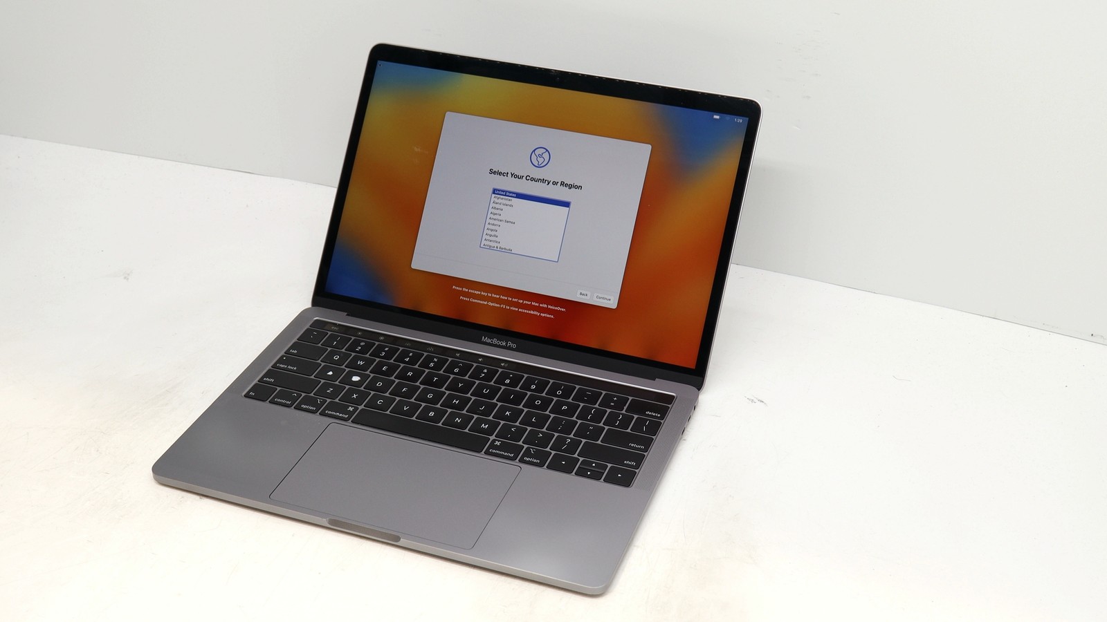 Apple MacBook Pro A1989 13 Core i7 16GB 512GB Gray 2019
