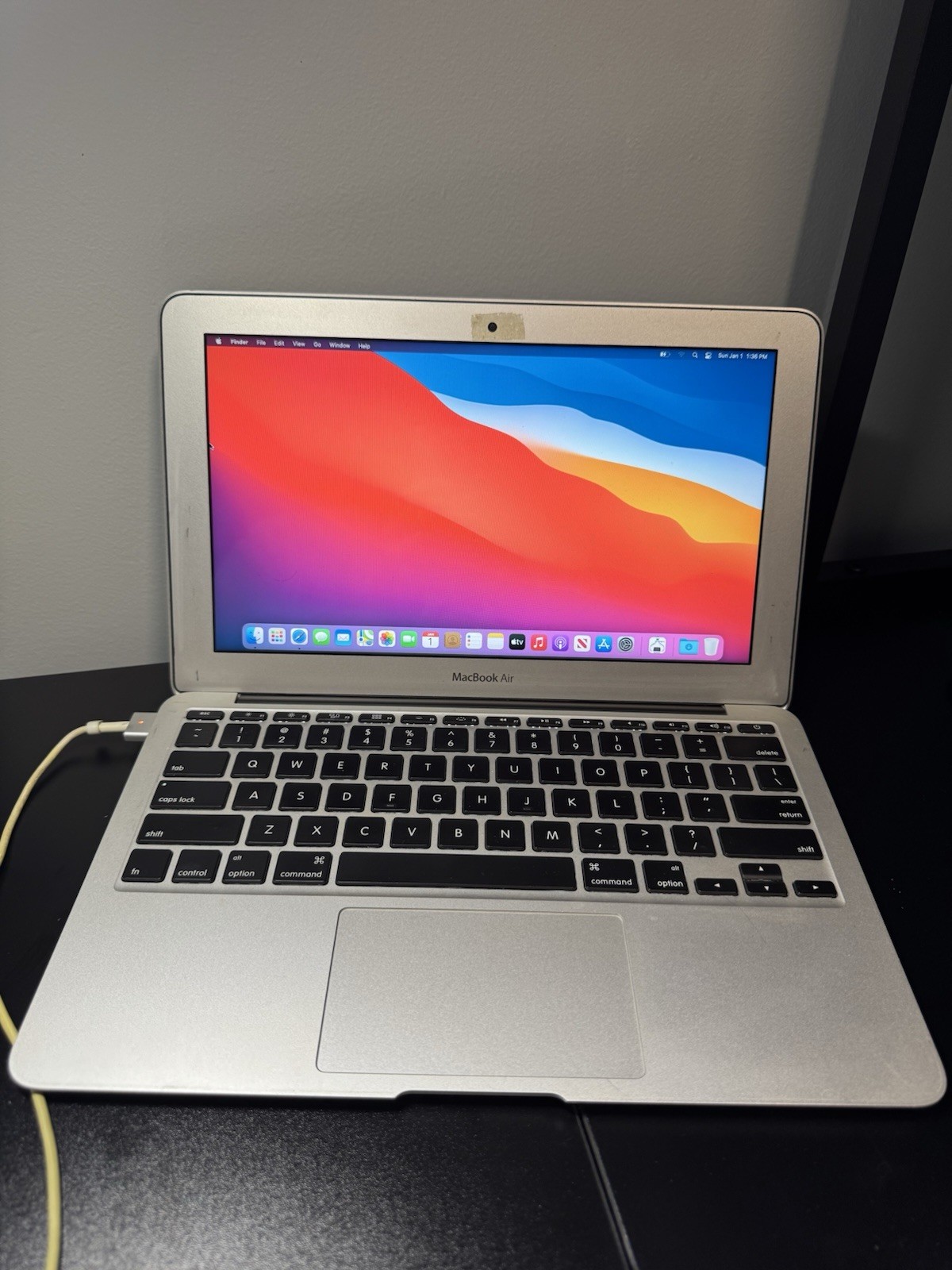 Apple MacBook Air (11-inch, Early 2014)