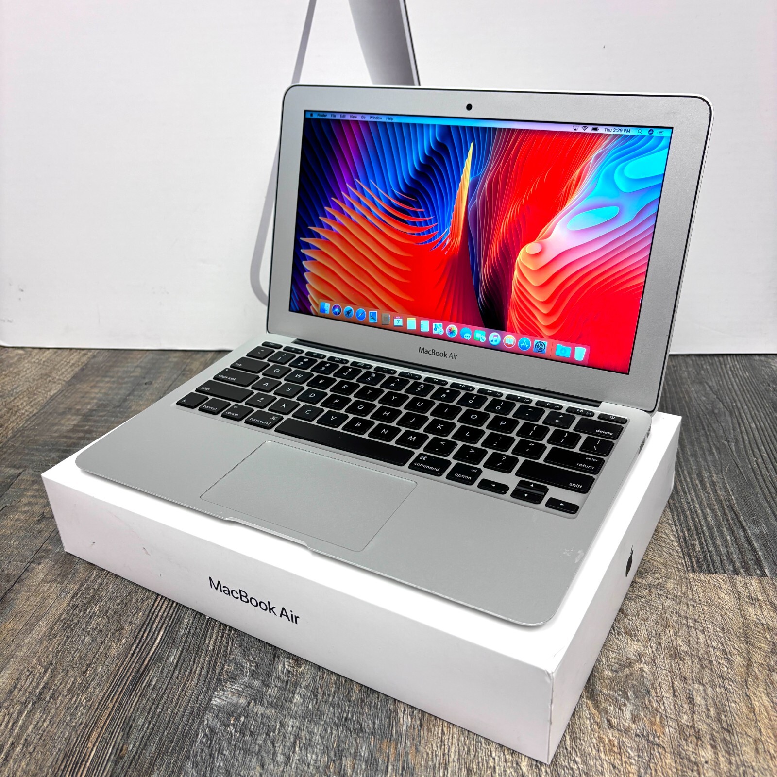 Apple MacBook Air Laptop – 1 YEAR WARRANTY – FREE SHIPPING – FACETIME – WIFI