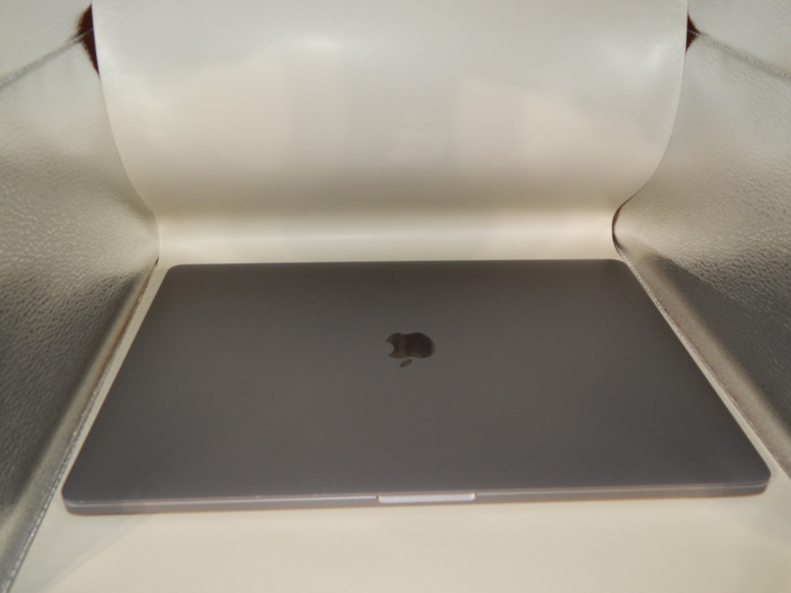 2019 Apple MacBook Pro 16″ – Intel Core i7 – 16GB RAM – 512GB SSD – Excellent!