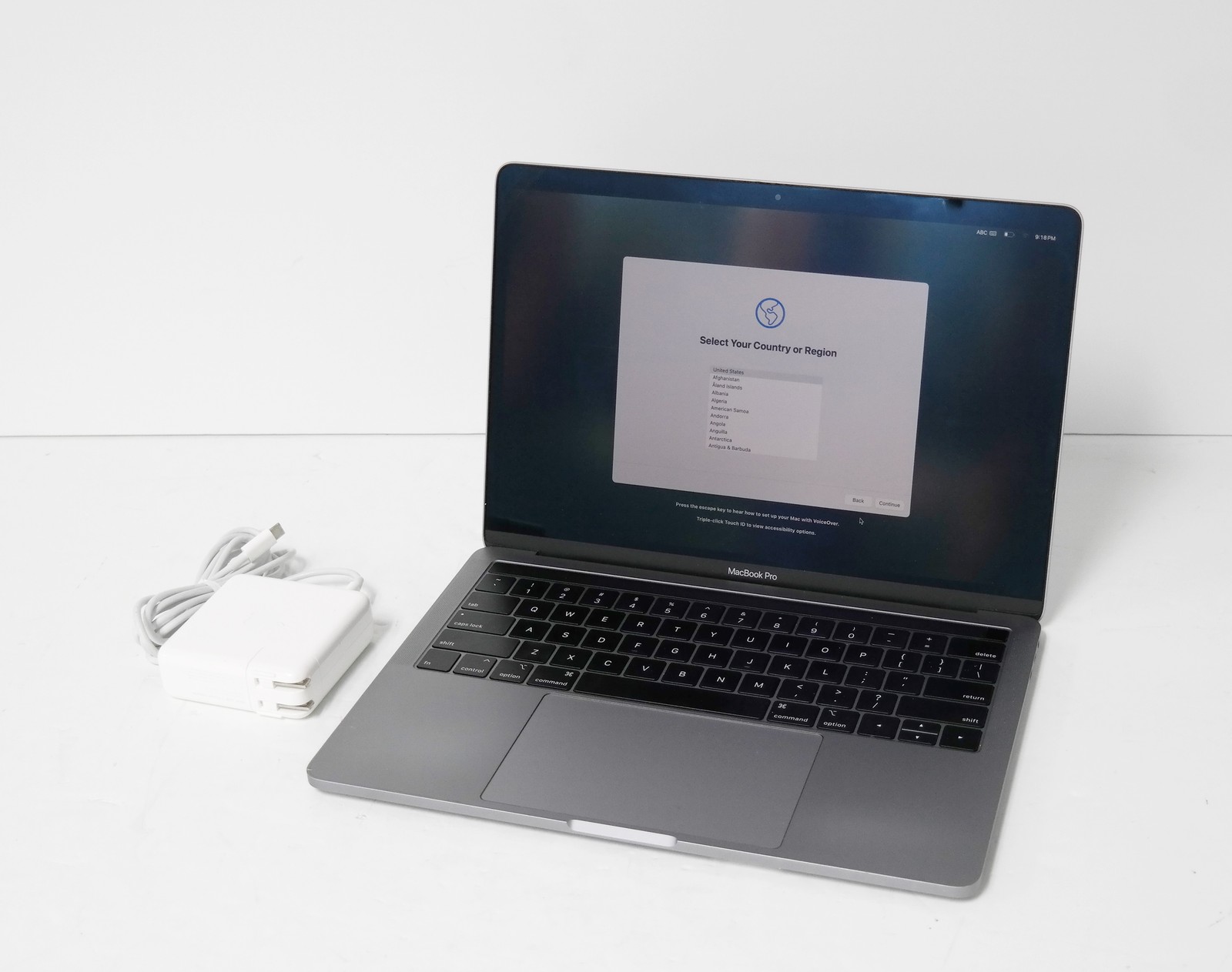 Apple MacBook Pro A1989 13.3″ i5 2.3GHz 8GB 512GB SSD MR9Q2LL/A Space Gray